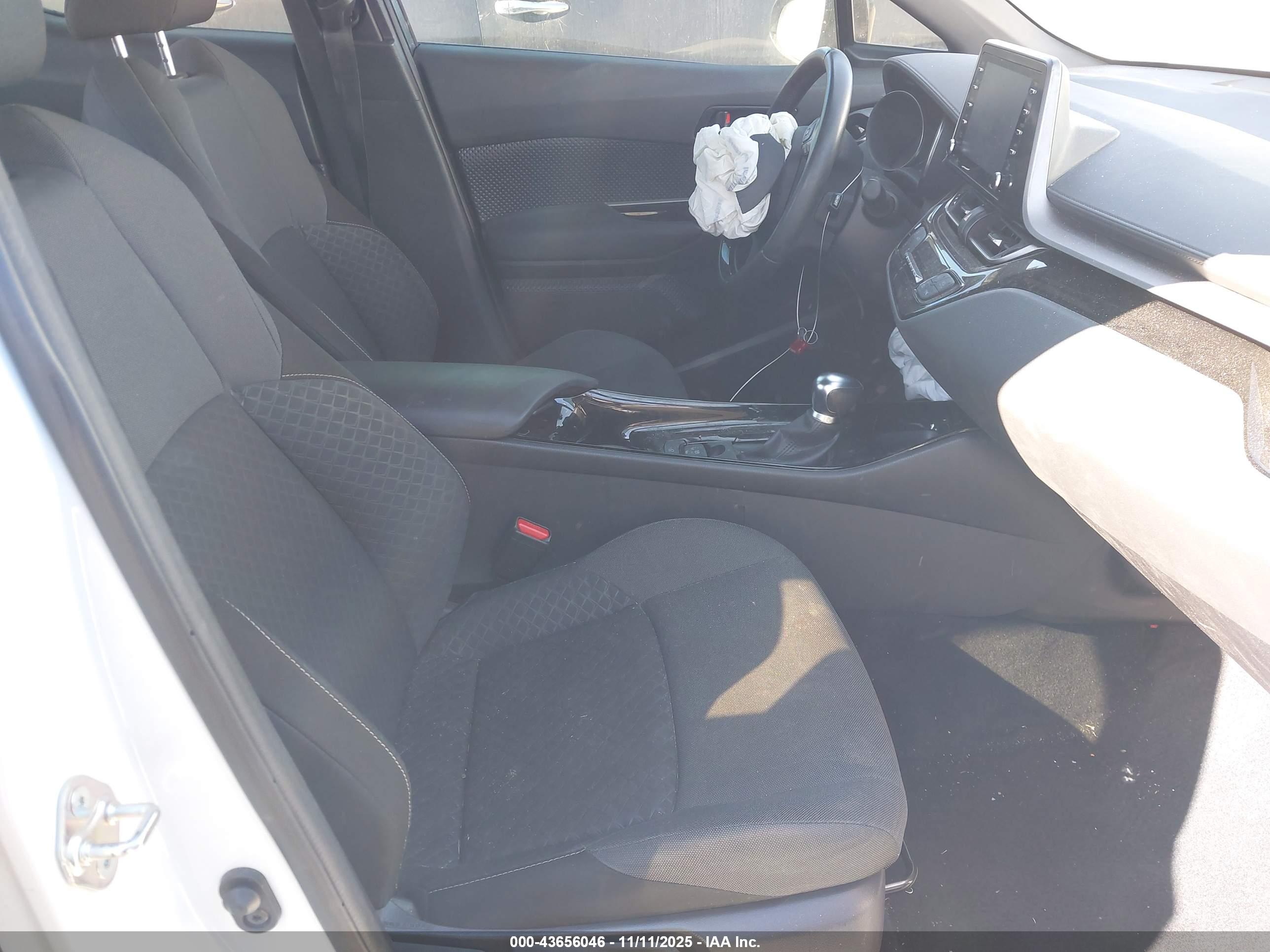 TOYOTA C-HR image 5