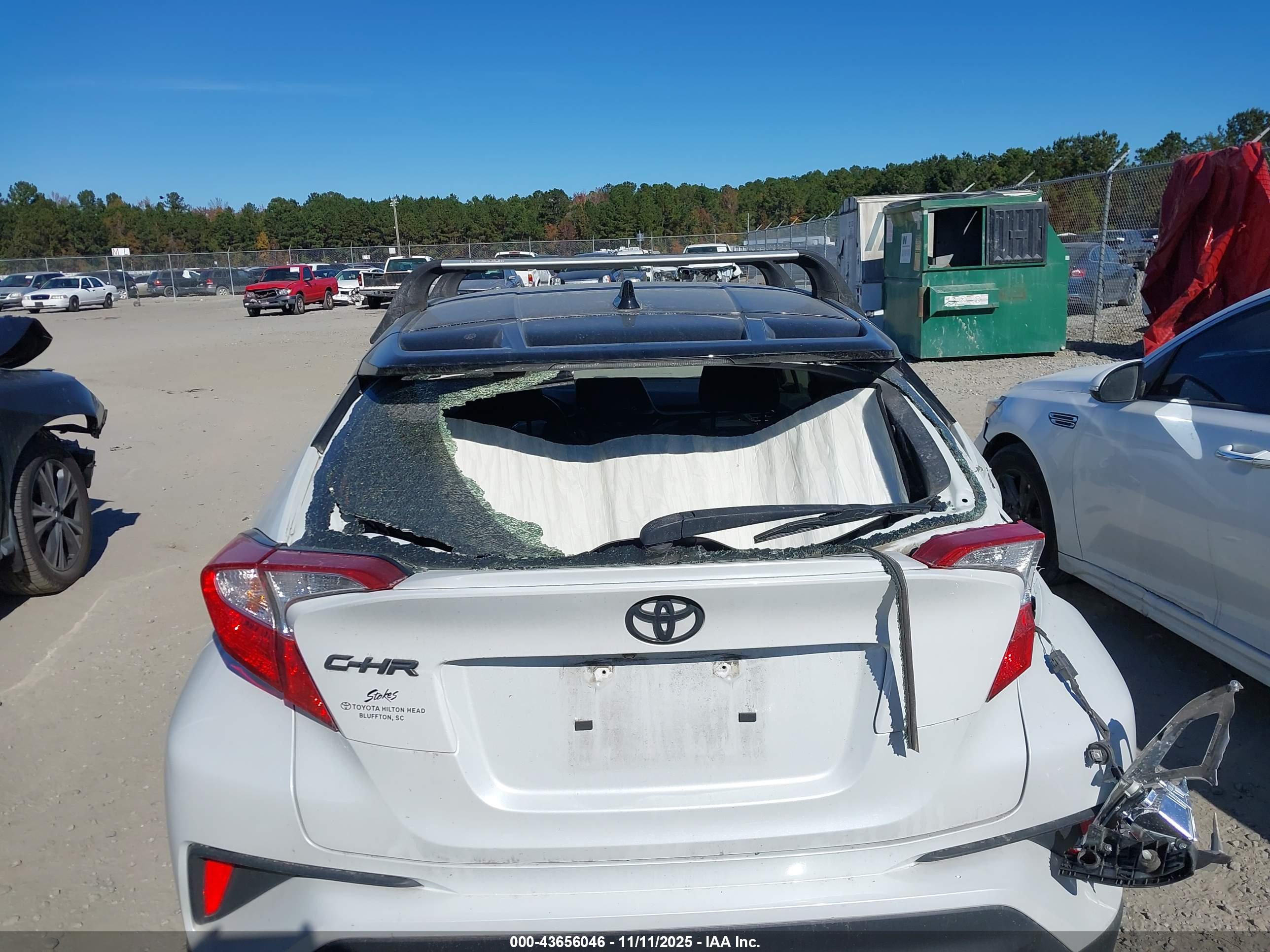 TOYOTA C-HR image 6