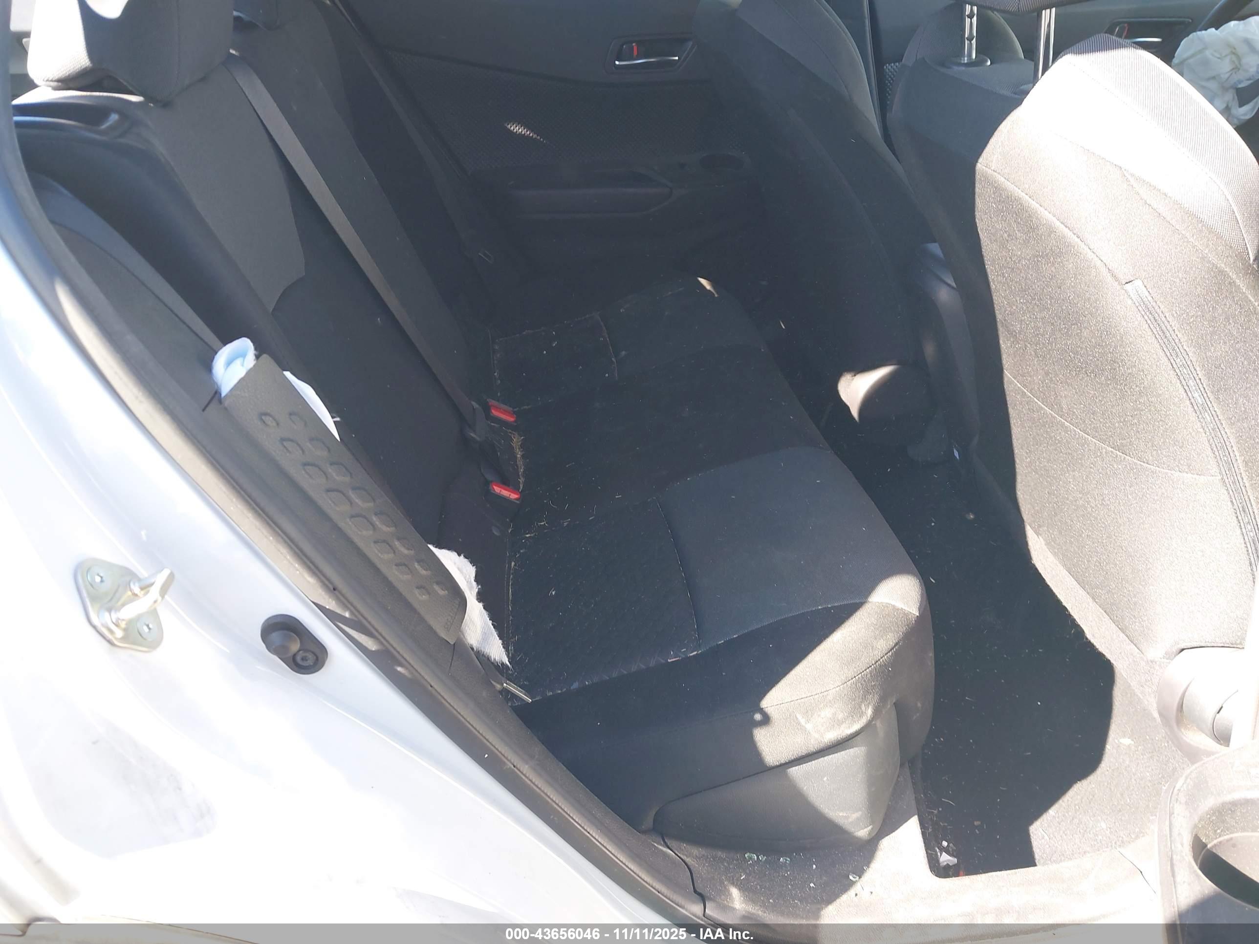 TOYOTA C-HR image 8