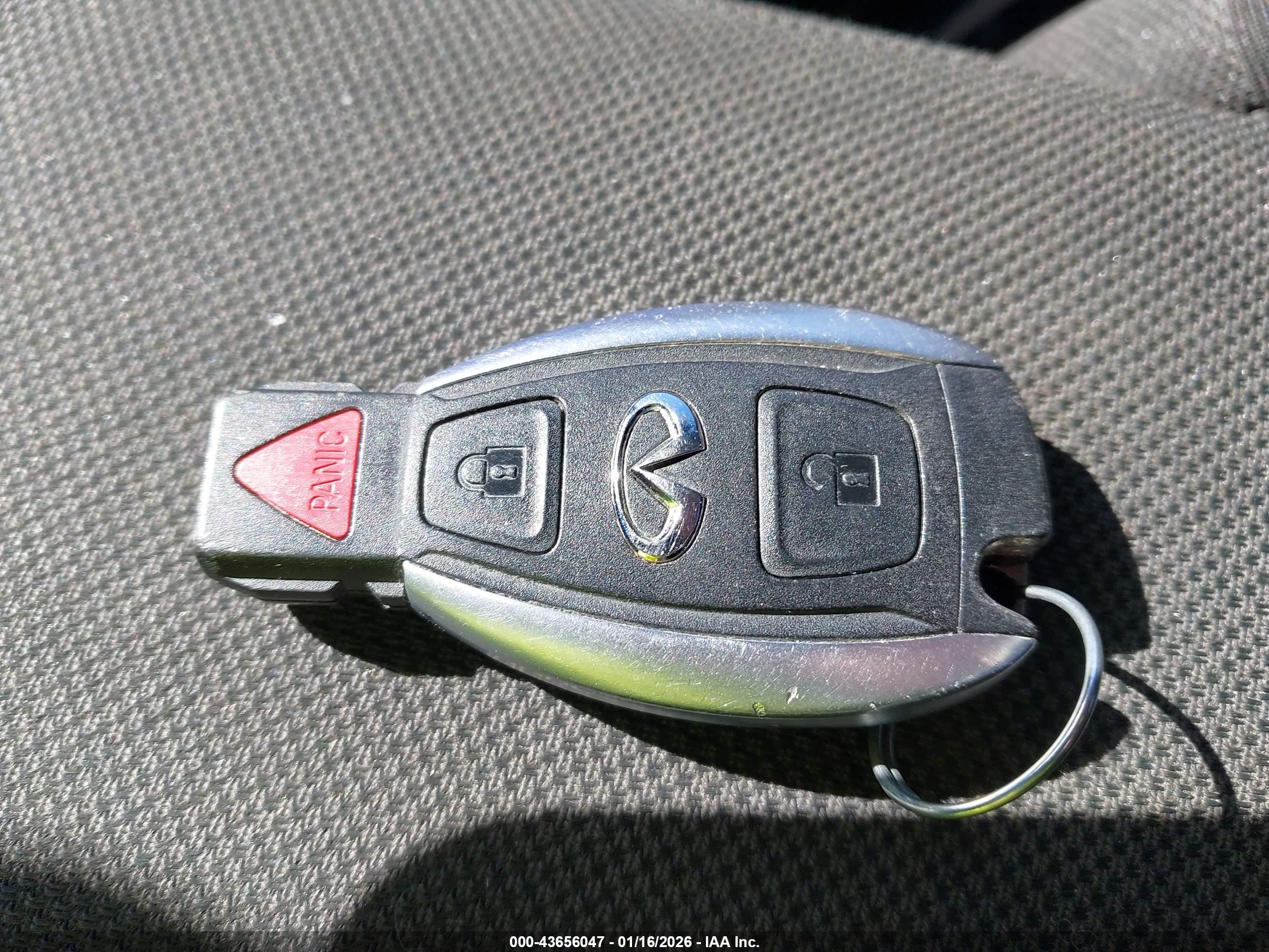 INFINITI QX30 image 11