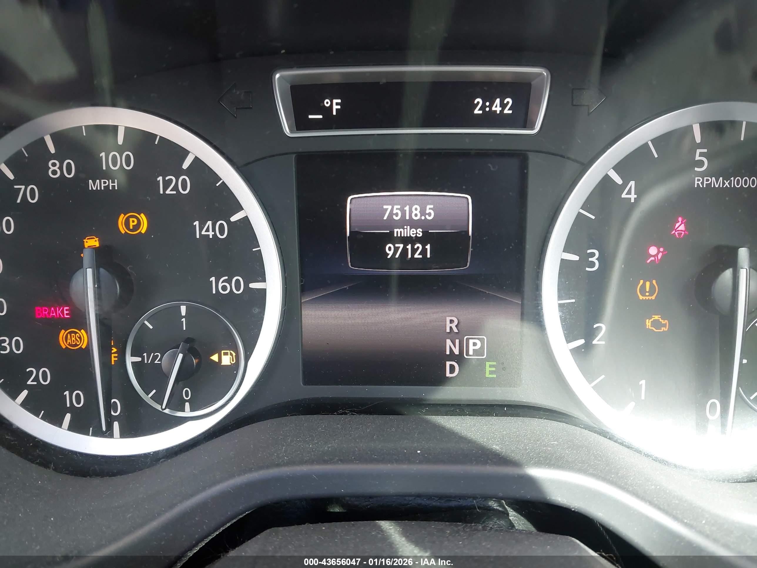 INFINITI QX30 image 7