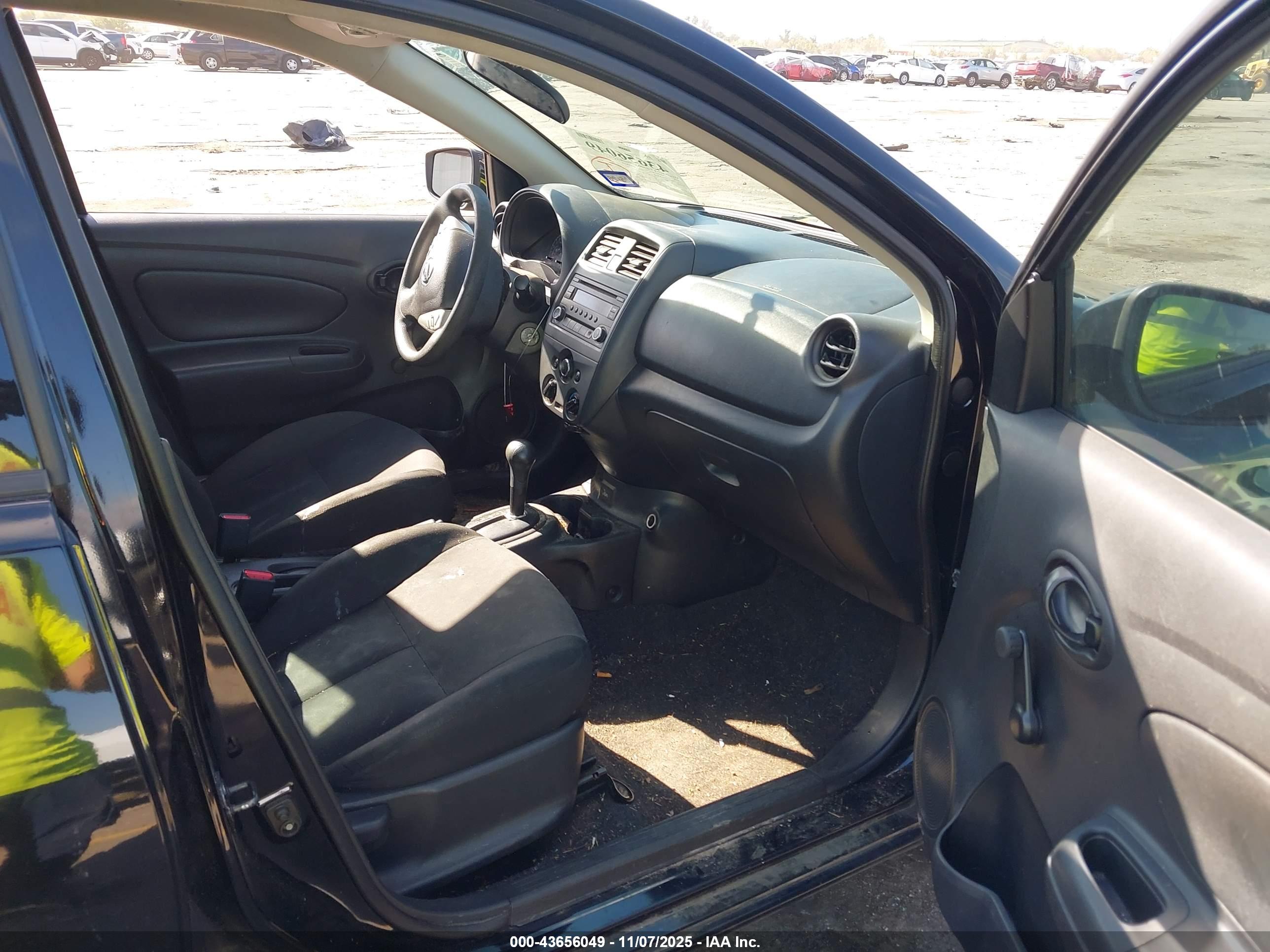 NISSAN VERSA image 5