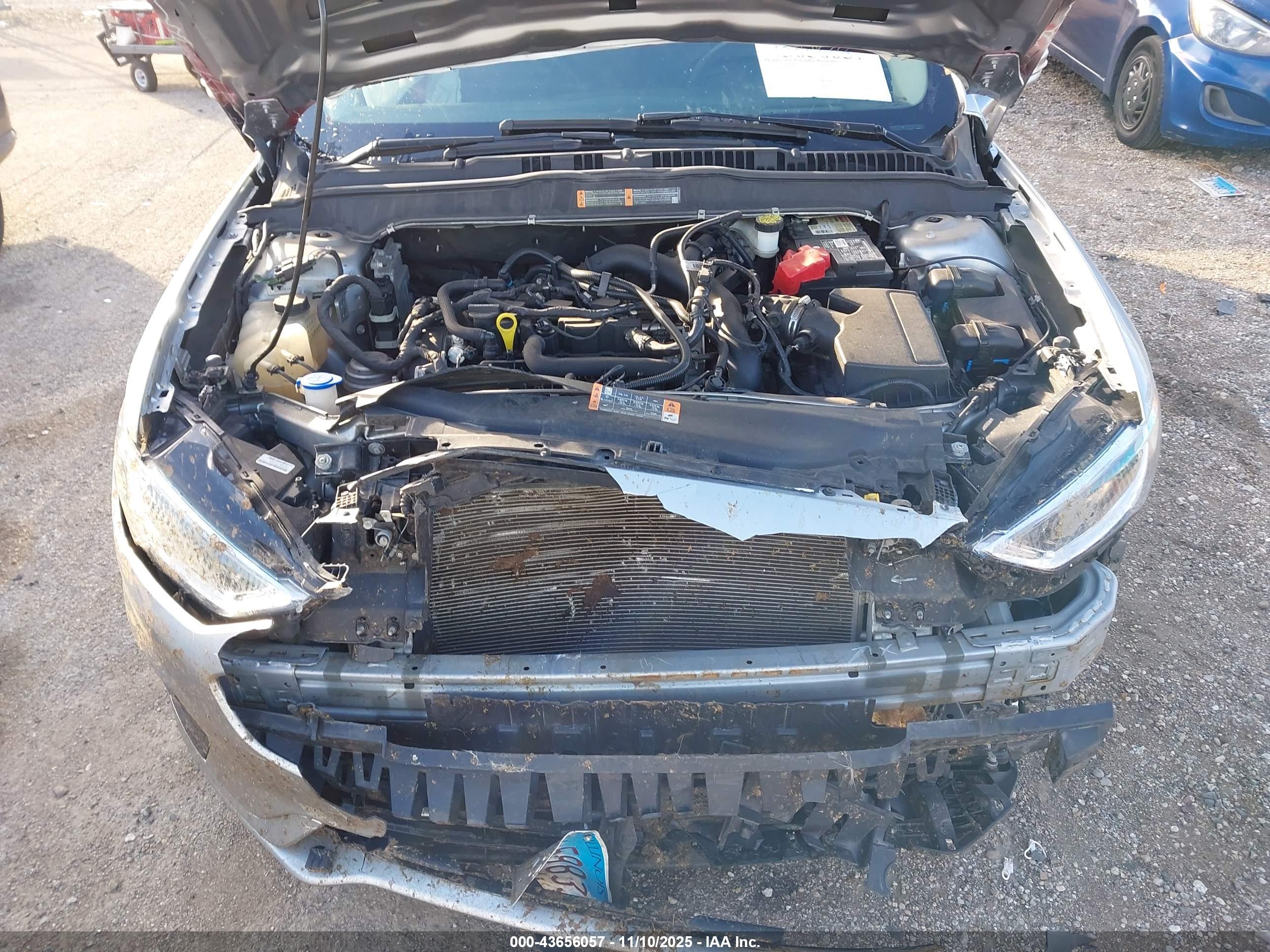 FORD FUSION image 10