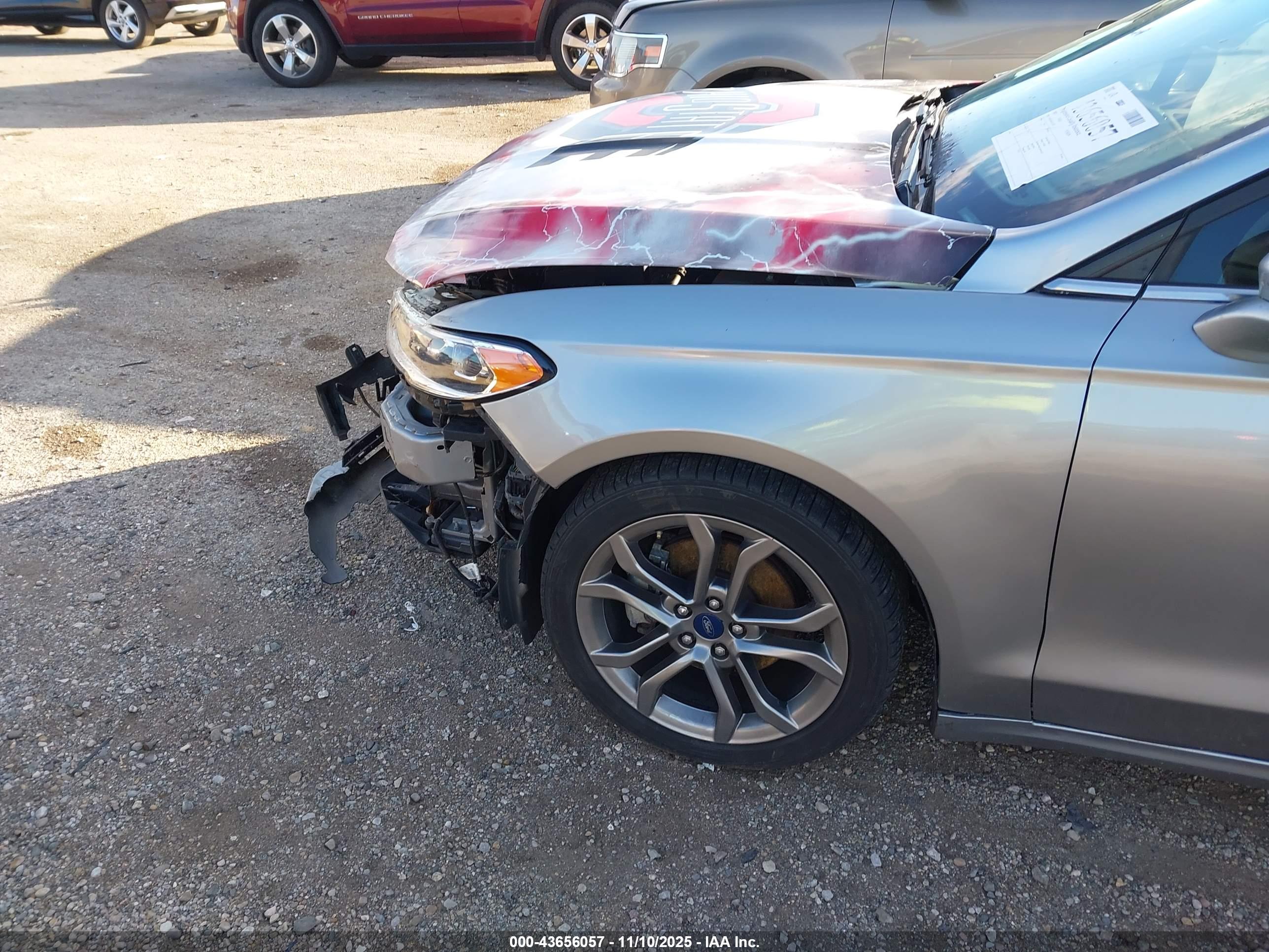 FORD FUSION image 6