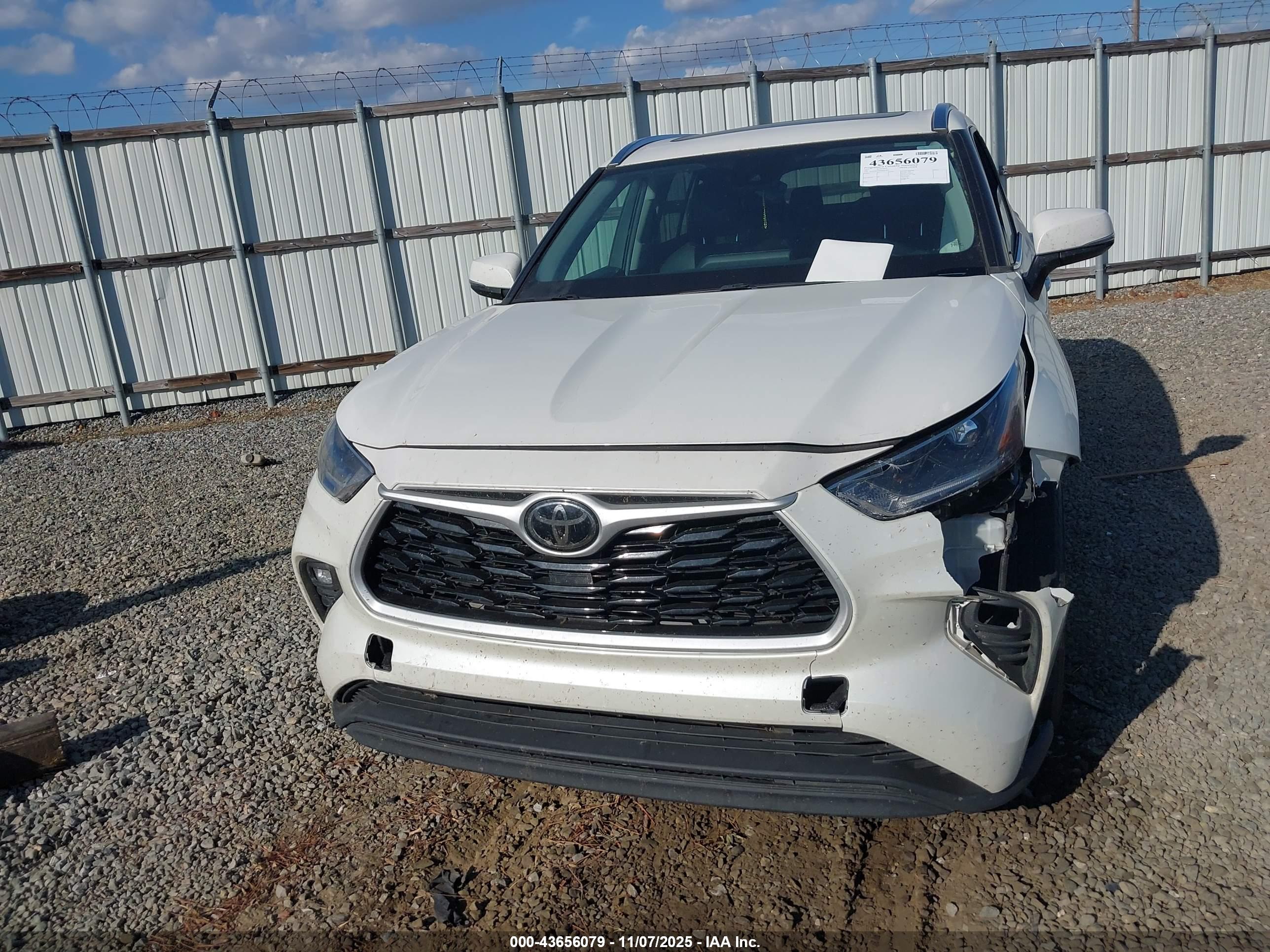 TOYOTA HIGHLANDER image 6