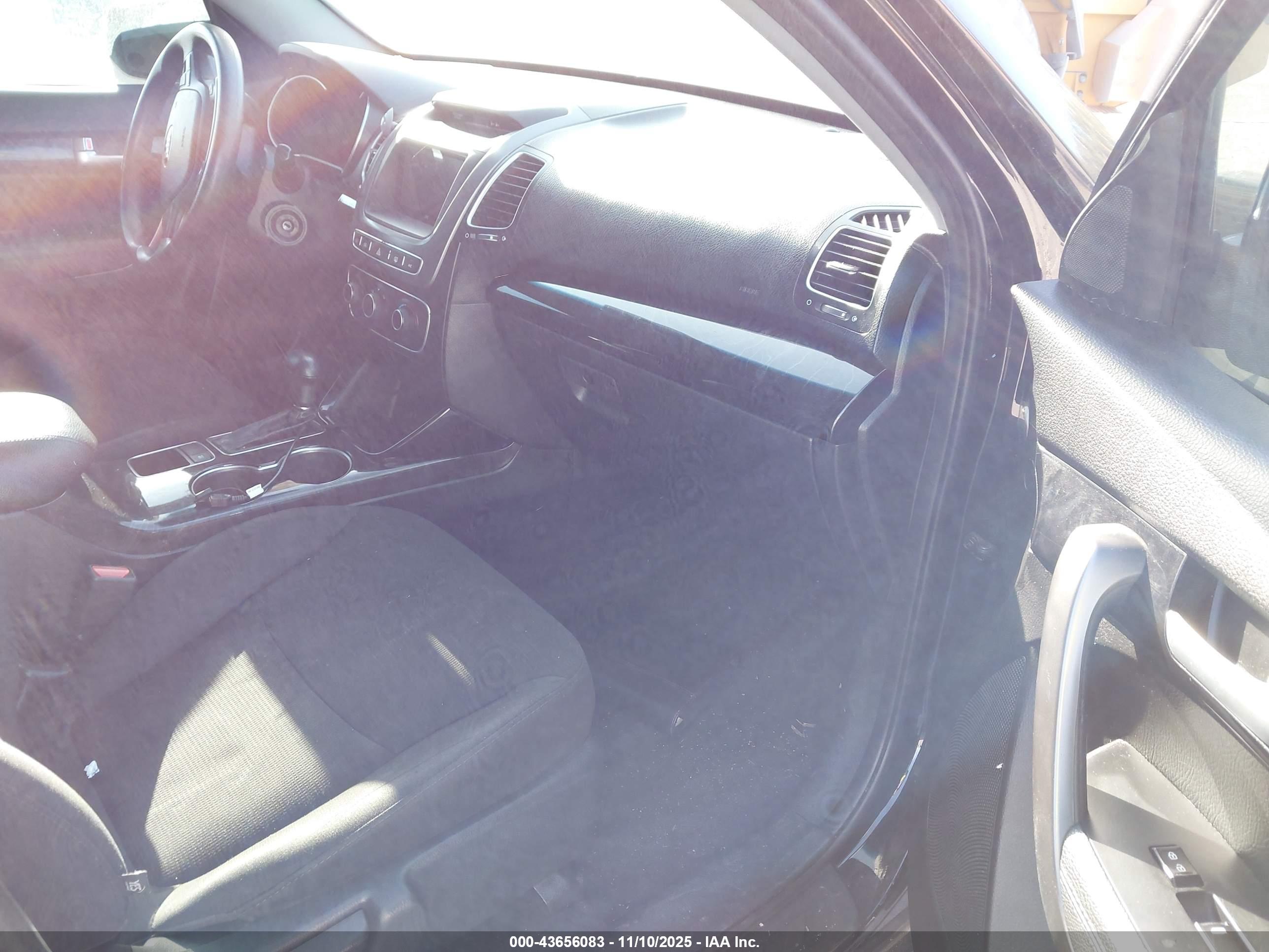 KIA SORENTO image 5