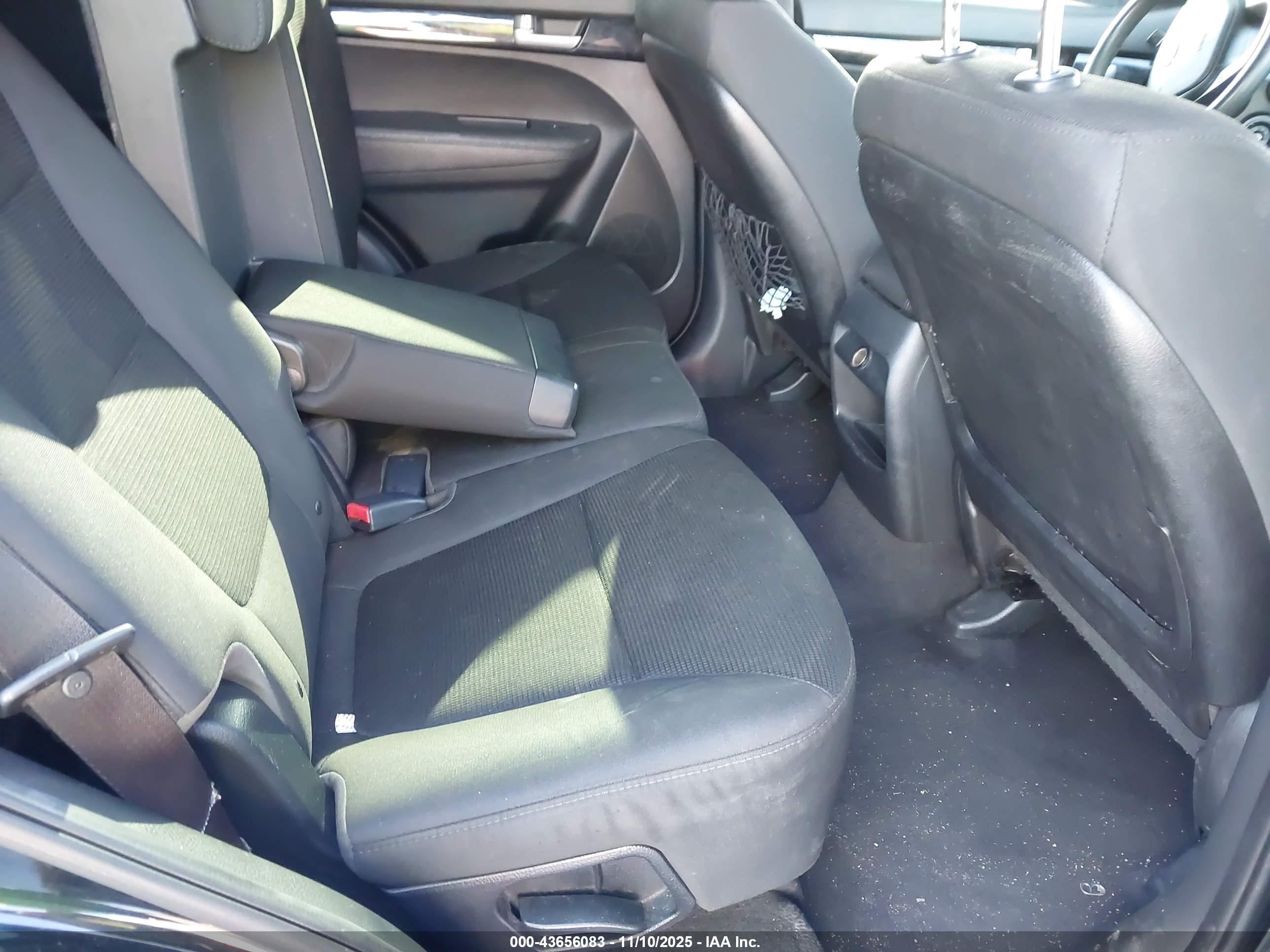KIA SORENTO image 8
