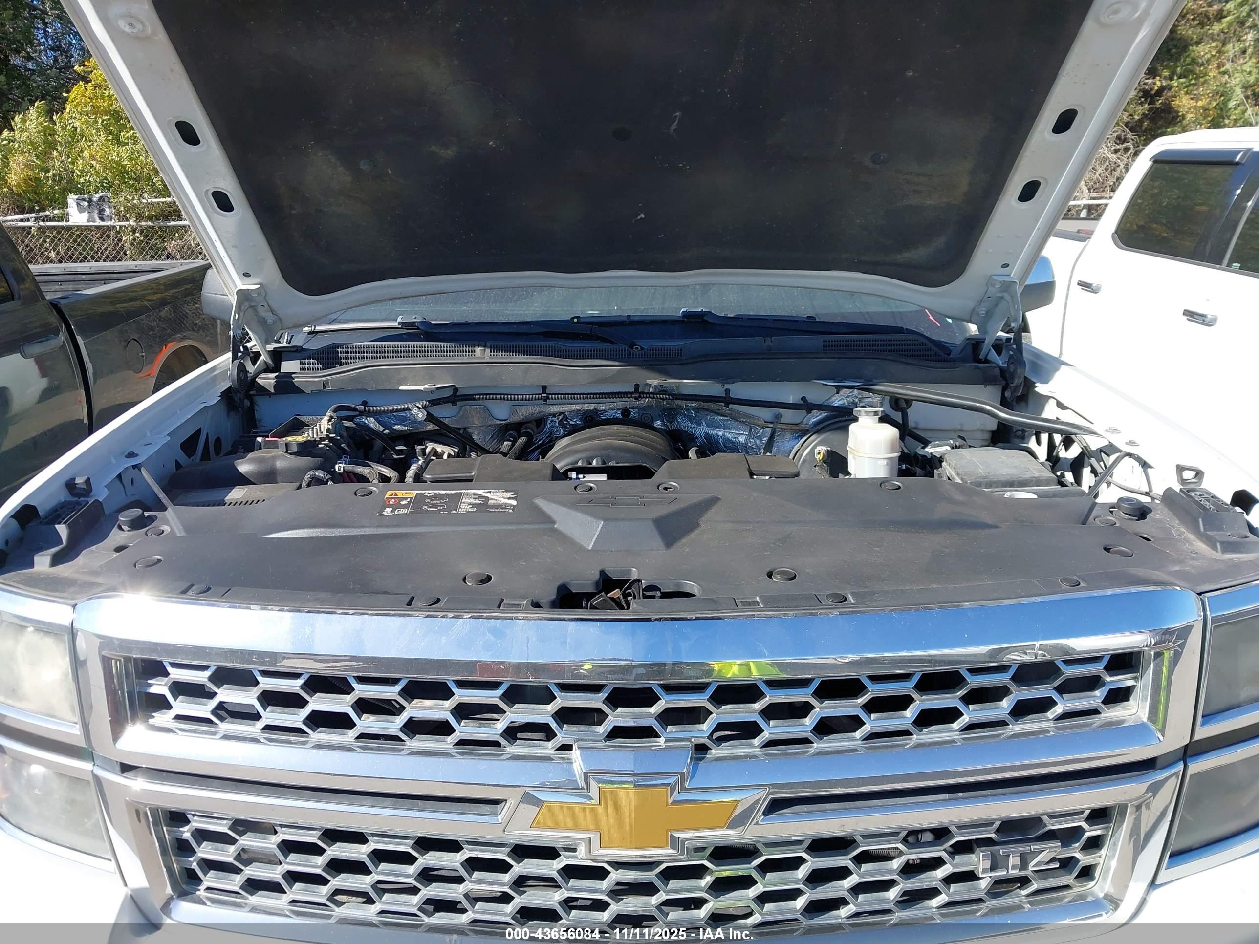 CHEVROLET SILVERADO image 10