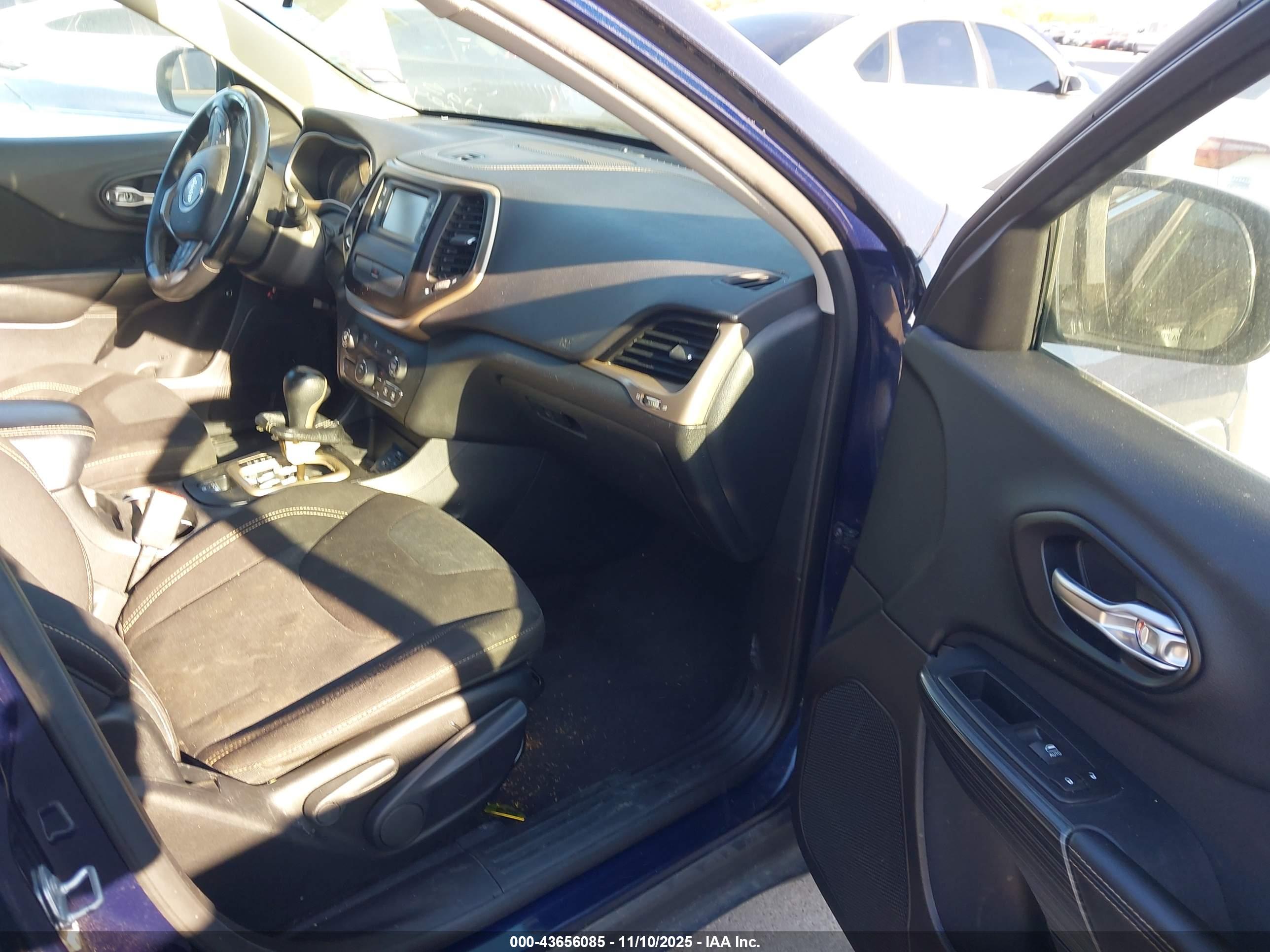 JEEP CHEROKEE image 5