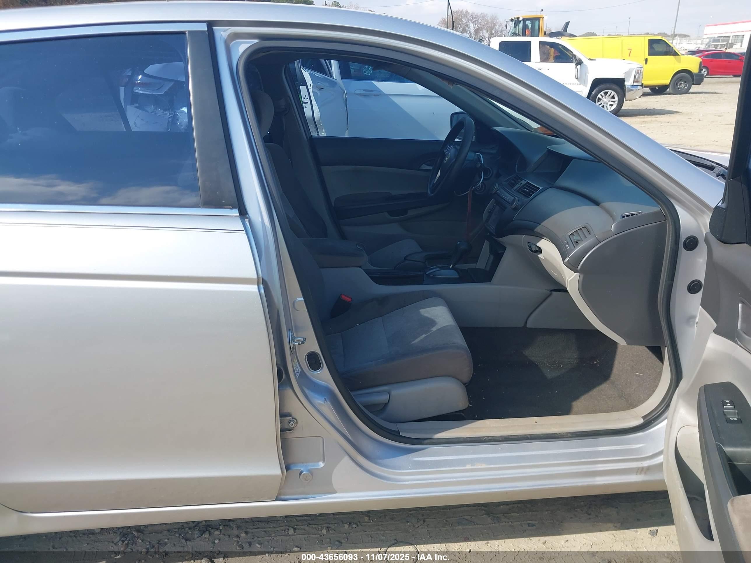 HONDA ACCORD image 5