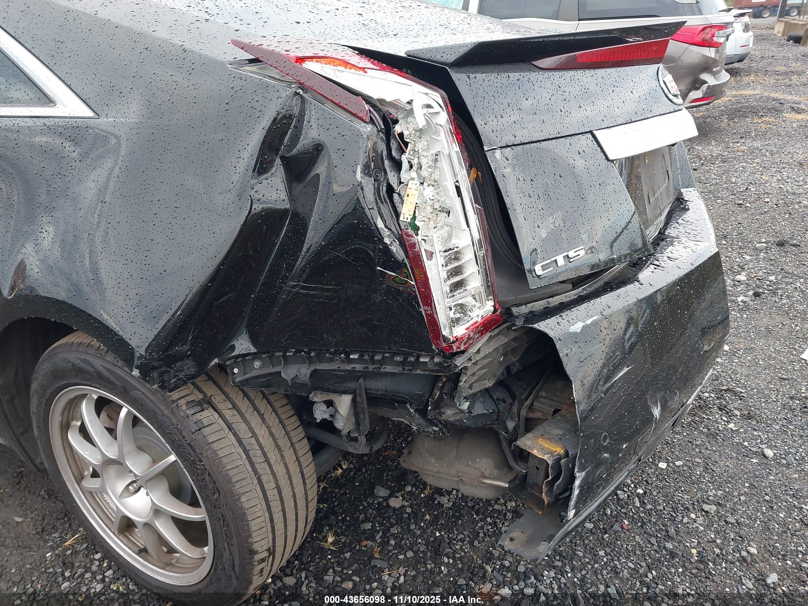 CADILLAC CTS image 6