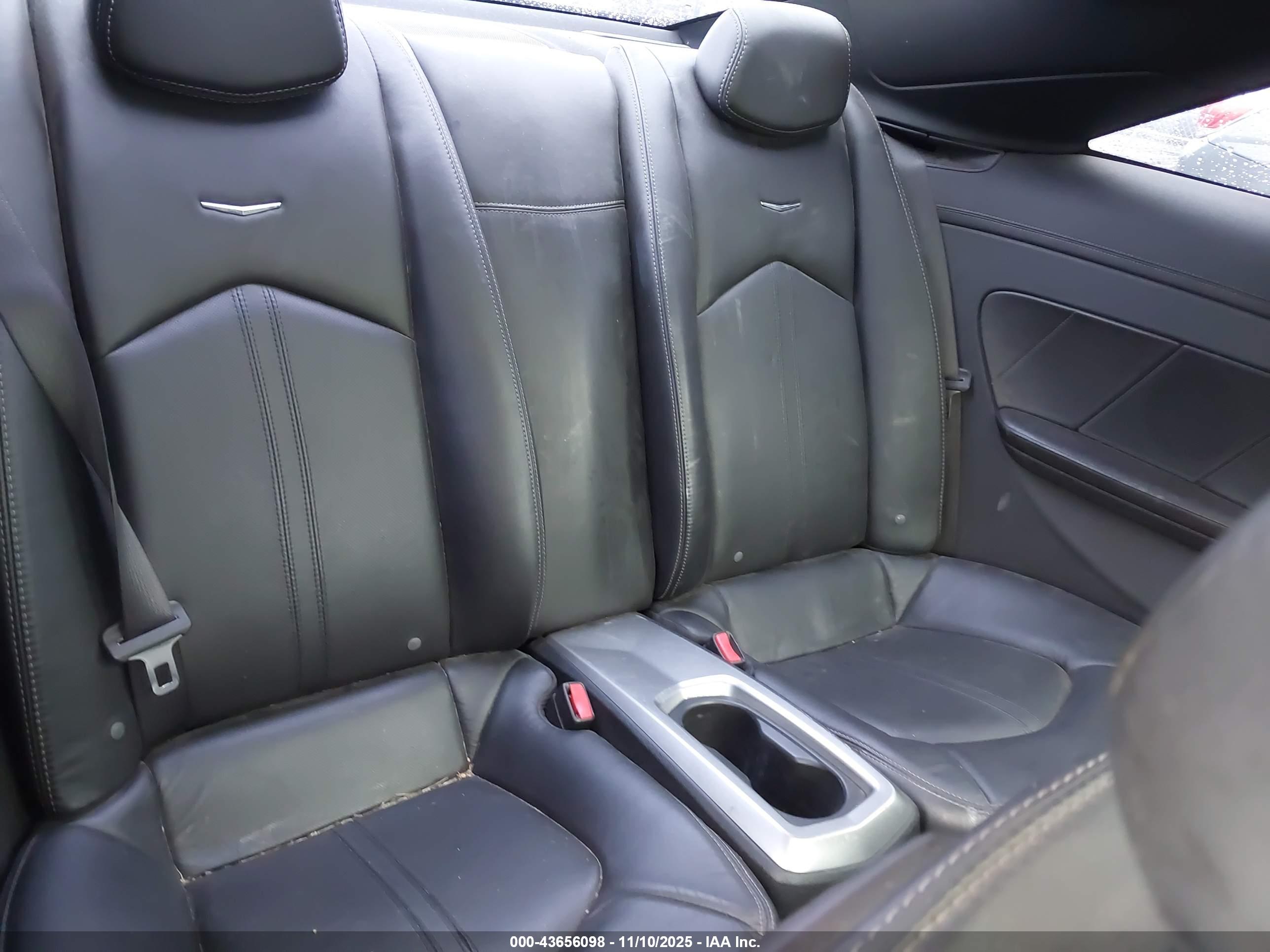 CADILLAC CTS image 8