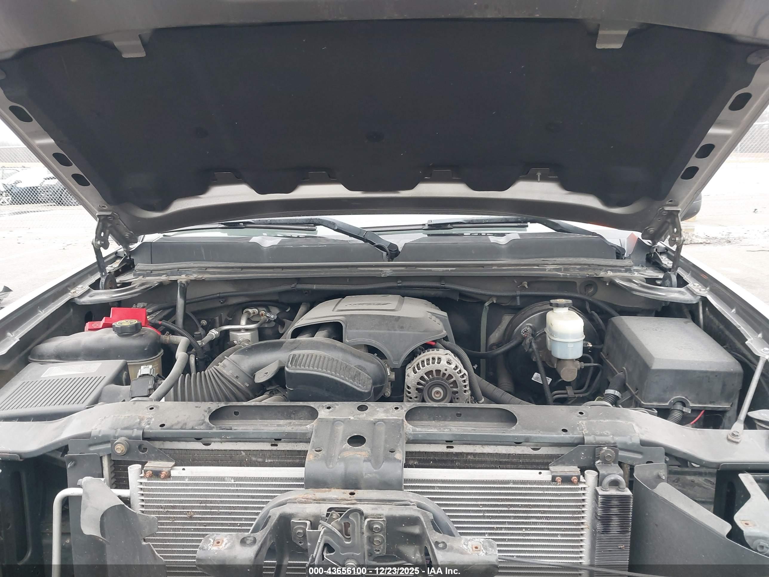CHEVROLET SILVERADO image 10