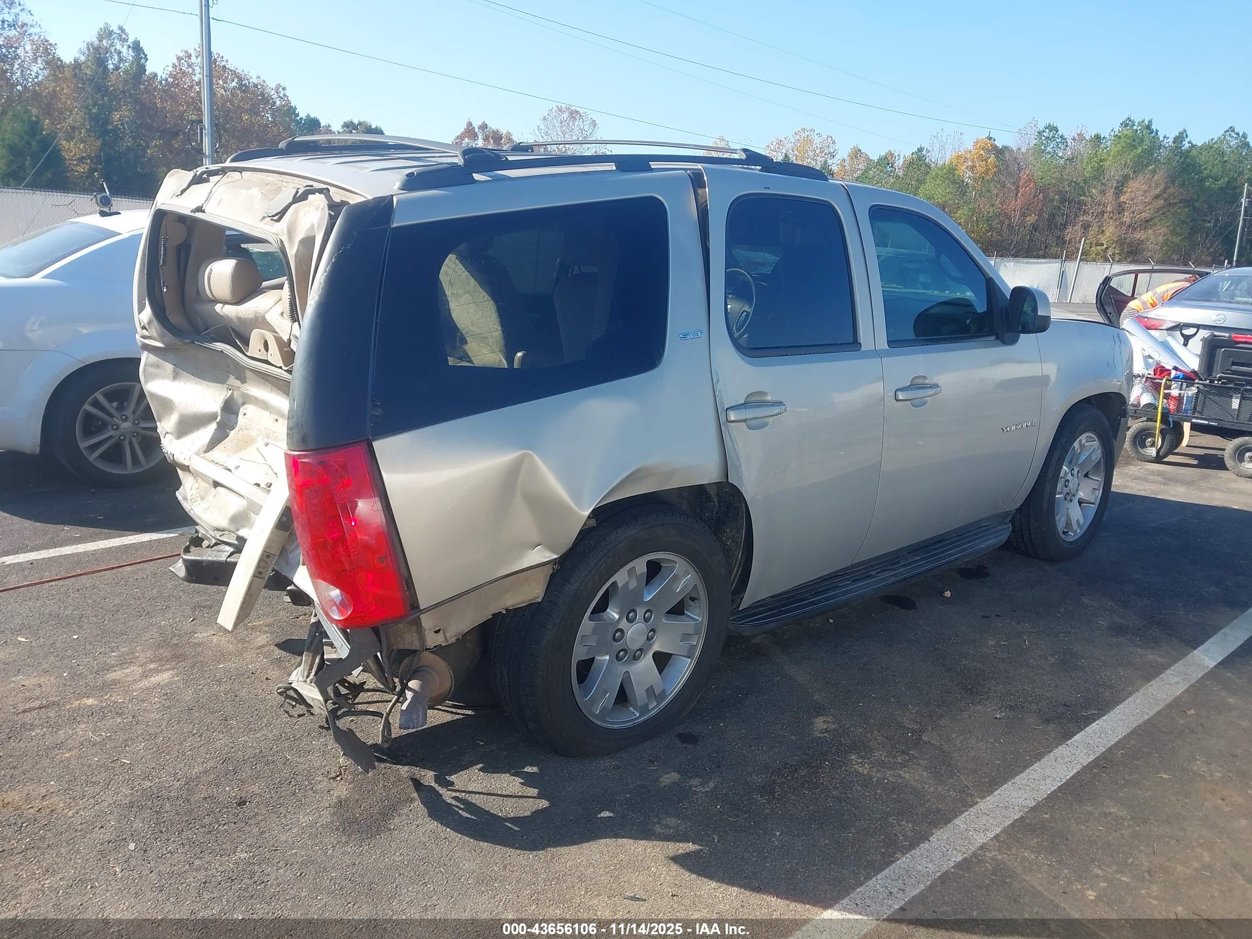 GMC YUKON image 4