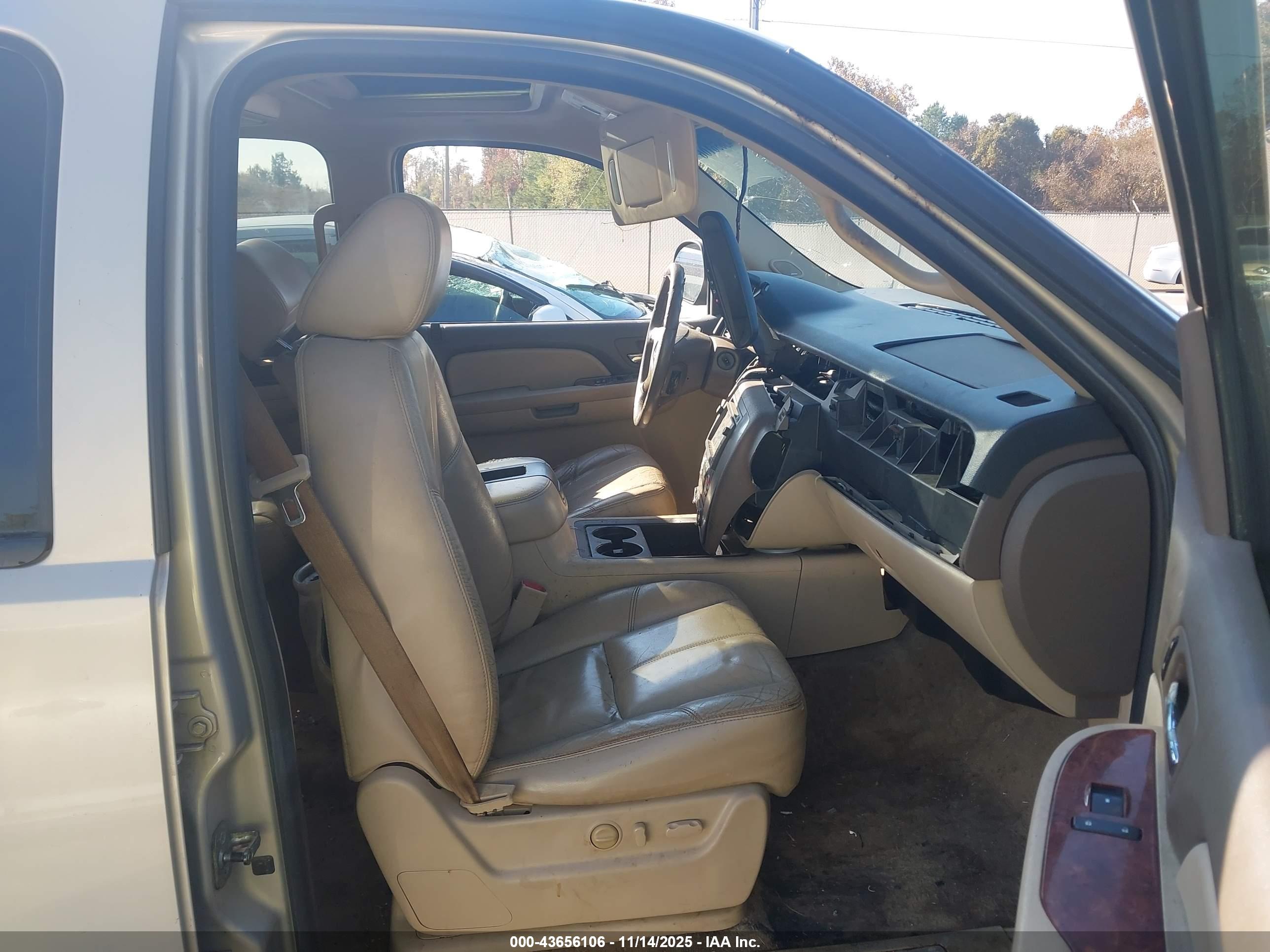 GMC YUKON image 5