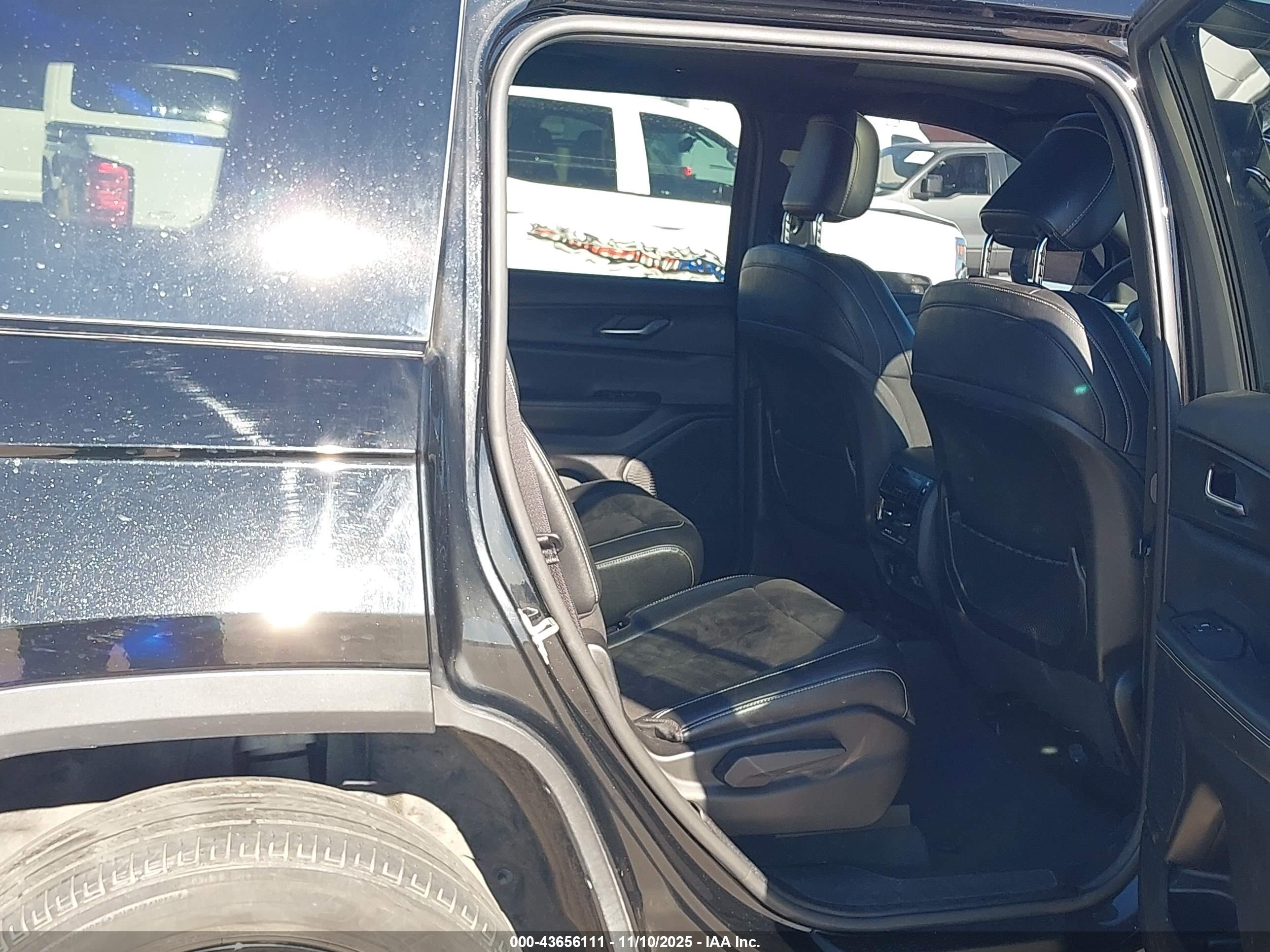 JEEP GRAND image 8
