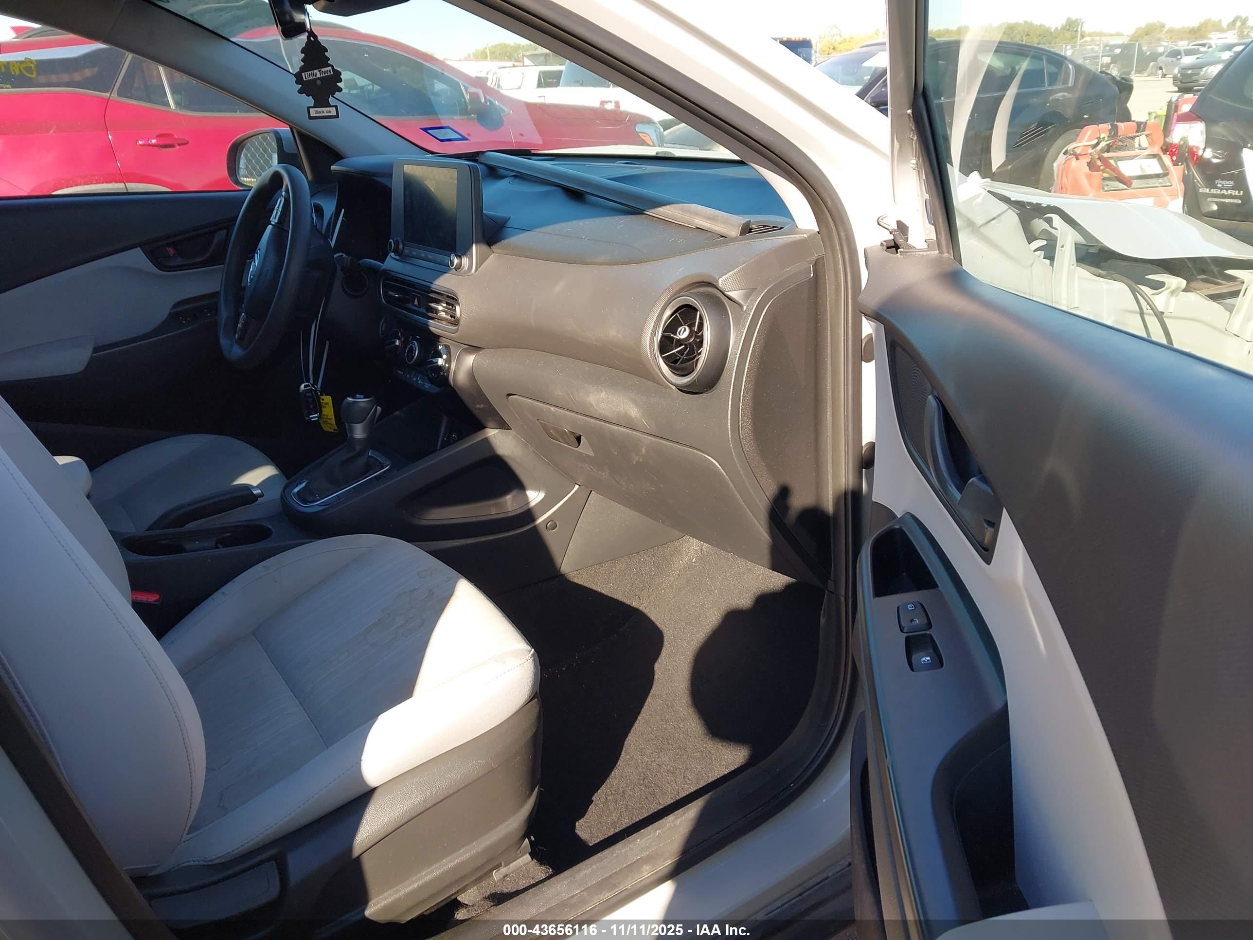 HYUNDAI KONA image 5