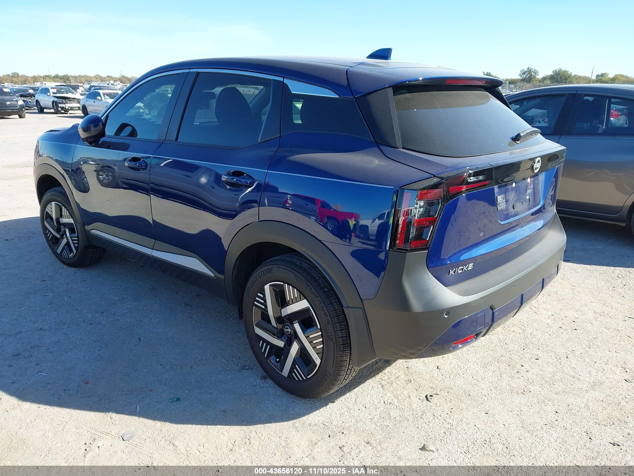 NISSAN KICKS image 3