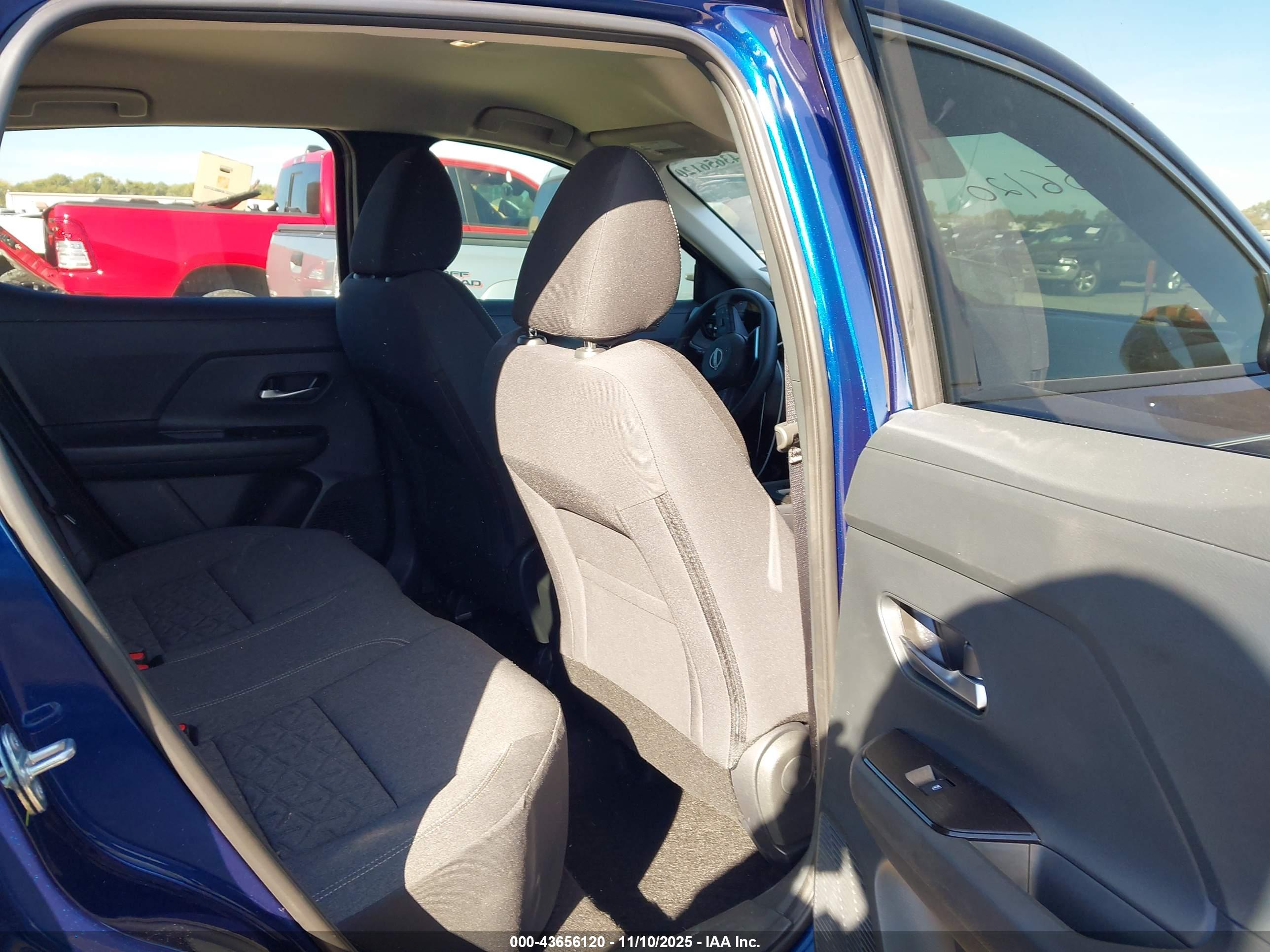 NISSAN KICKS image 8