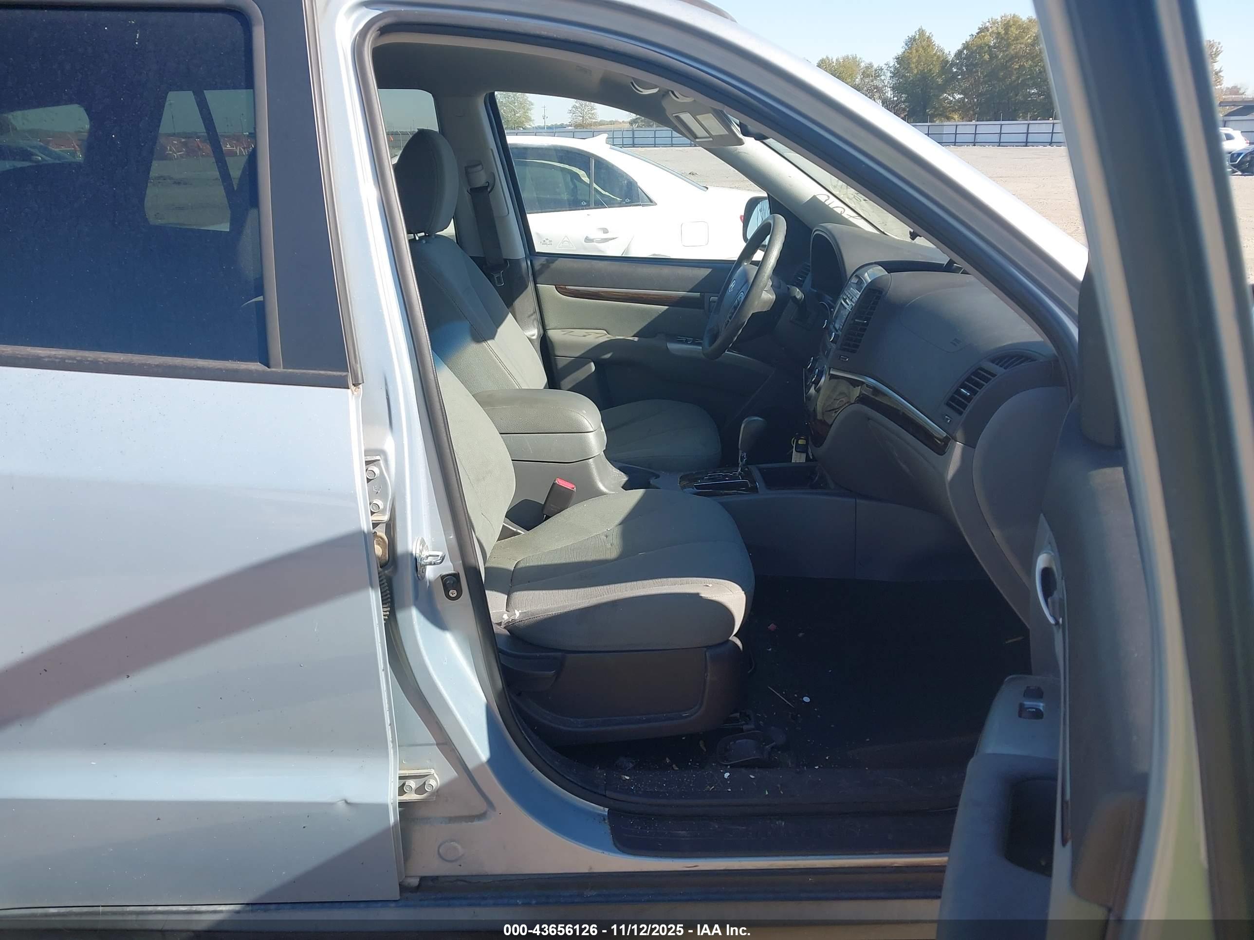 HYUNDAI SANTA image 5