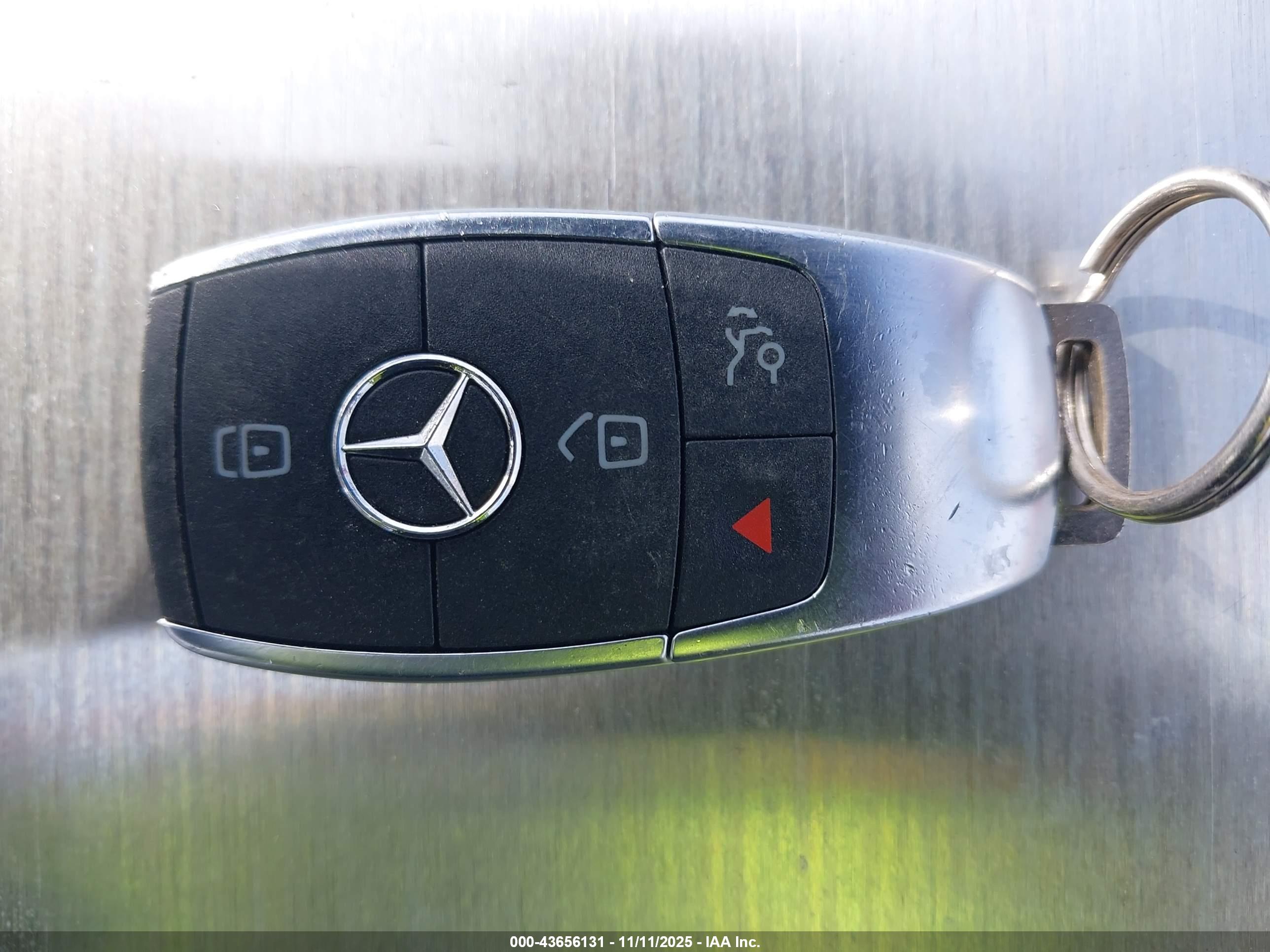 MERCEDES-BENZ EQB image 11