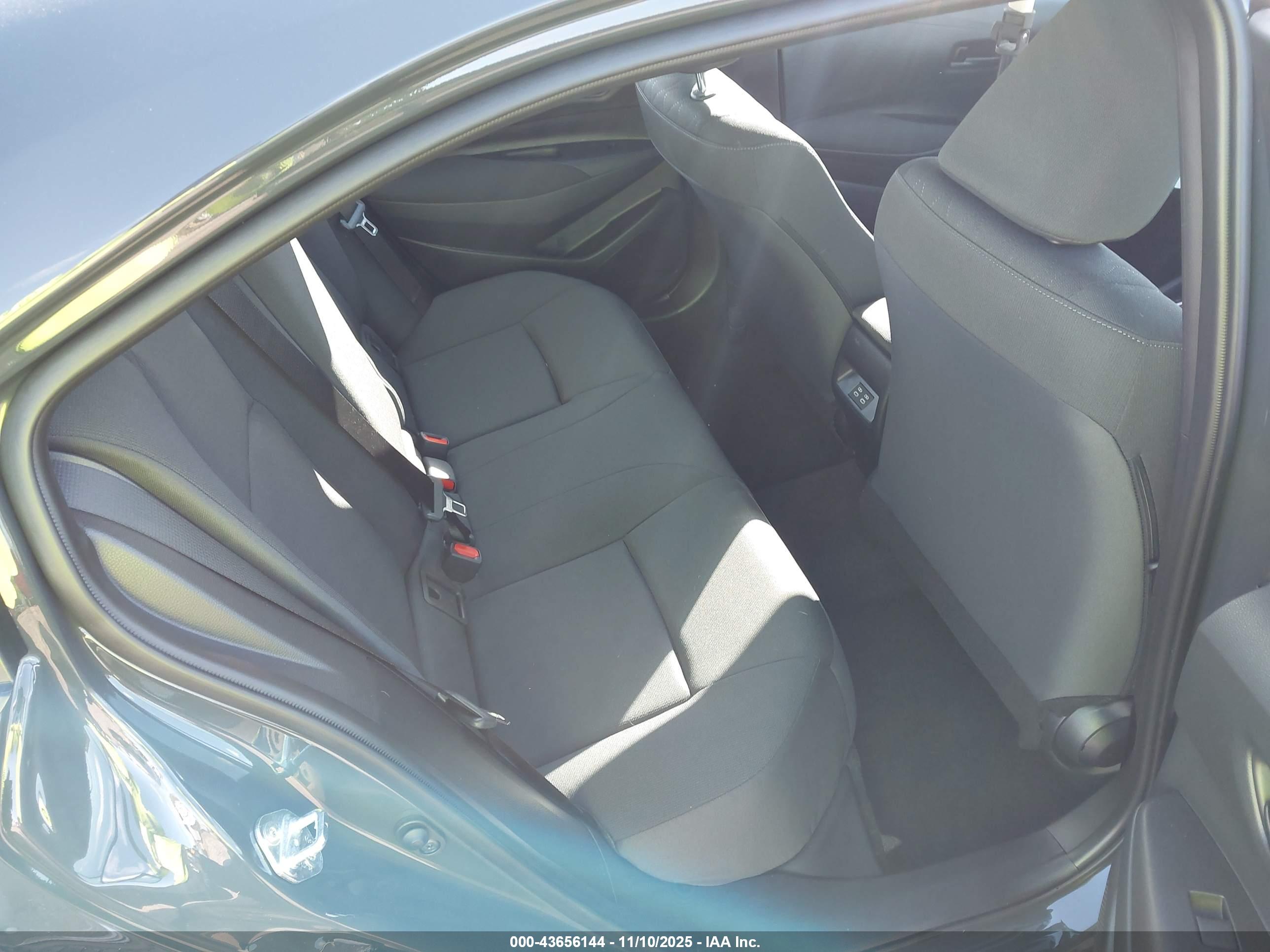TOYOTA COROLLA image 8