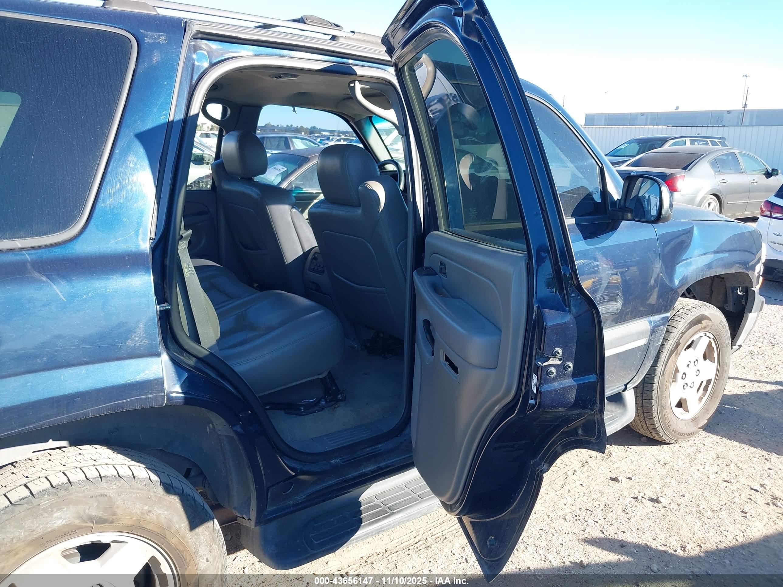 CHEVROLET TAHOE image 8