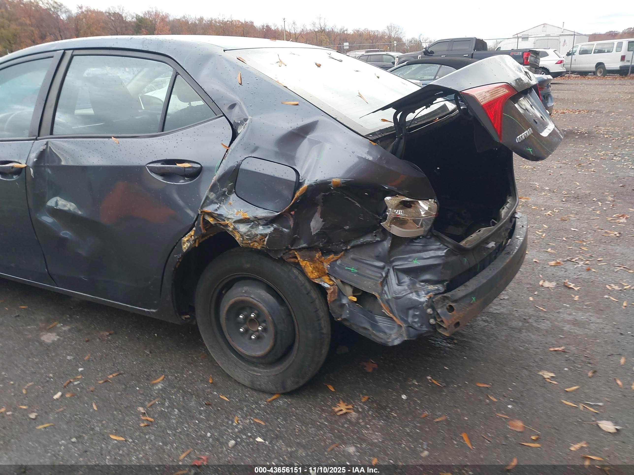 TOYOTA COROLLA image 6