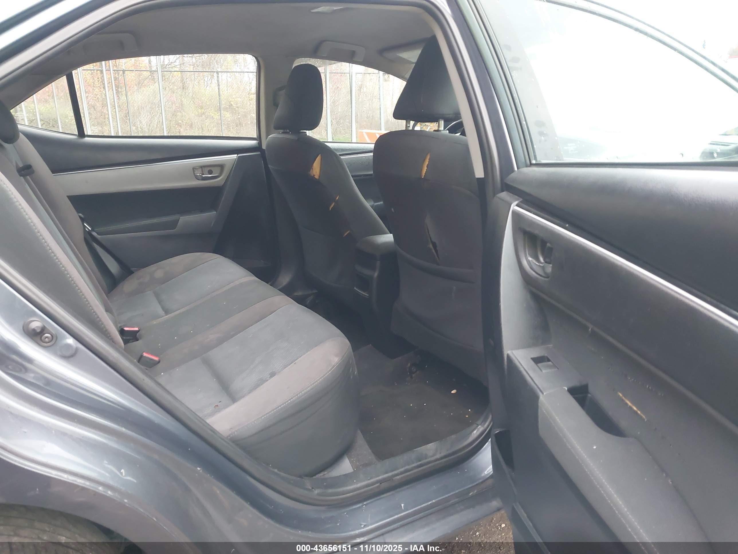 TOYOTA COROLLA image 8