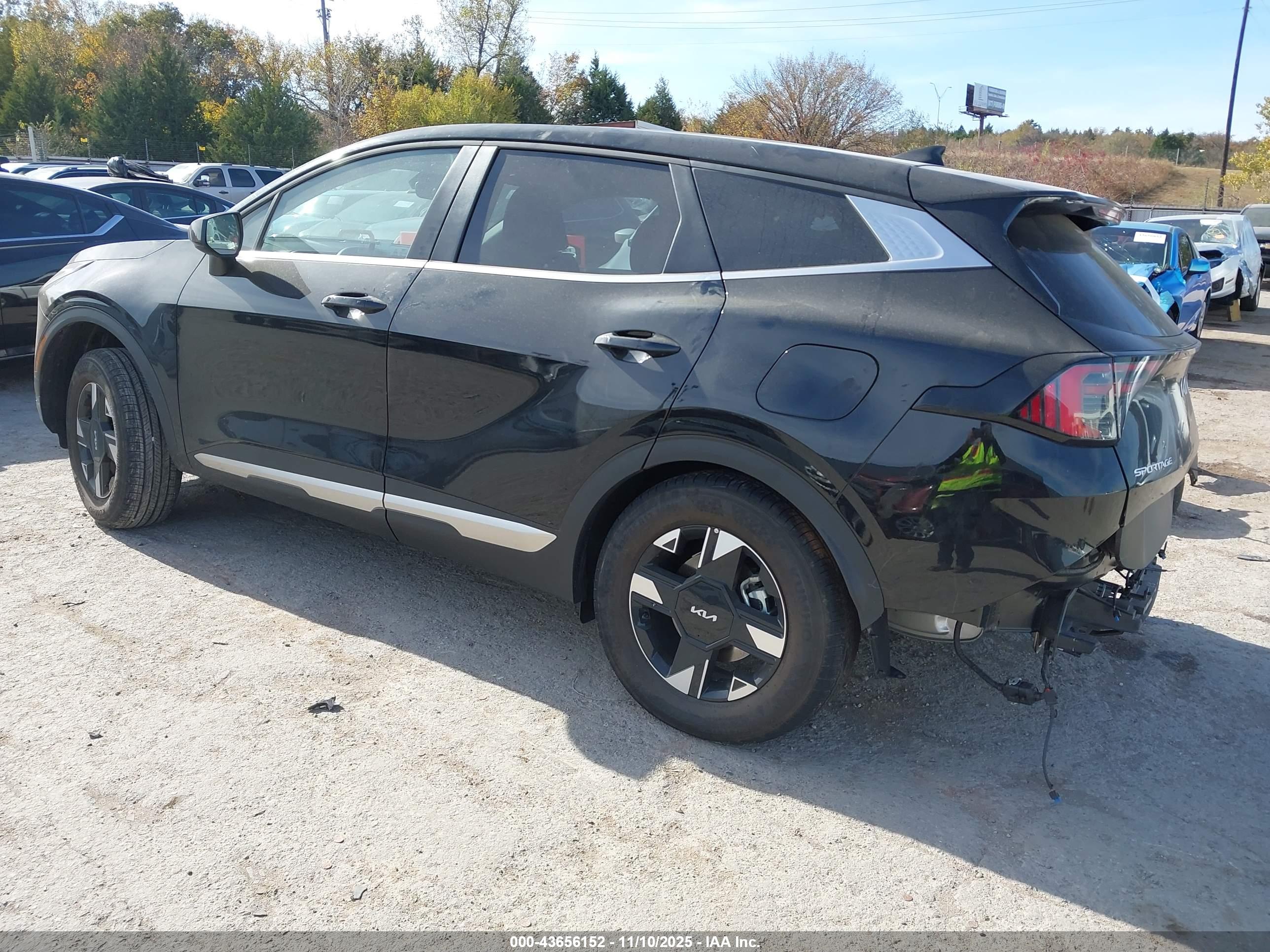 KIA SPORTAGE image 3