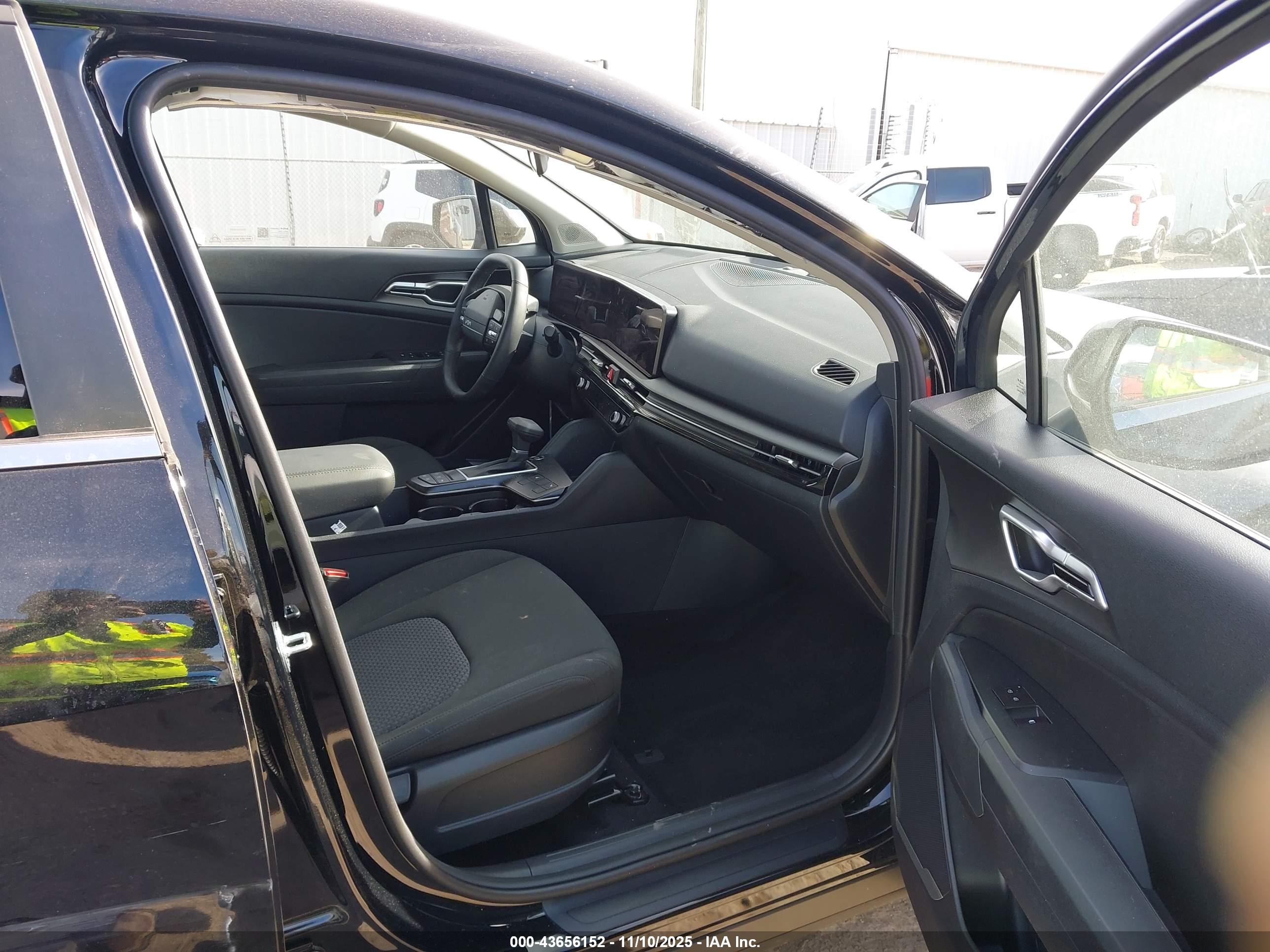 KIA SPORTAGE image 5