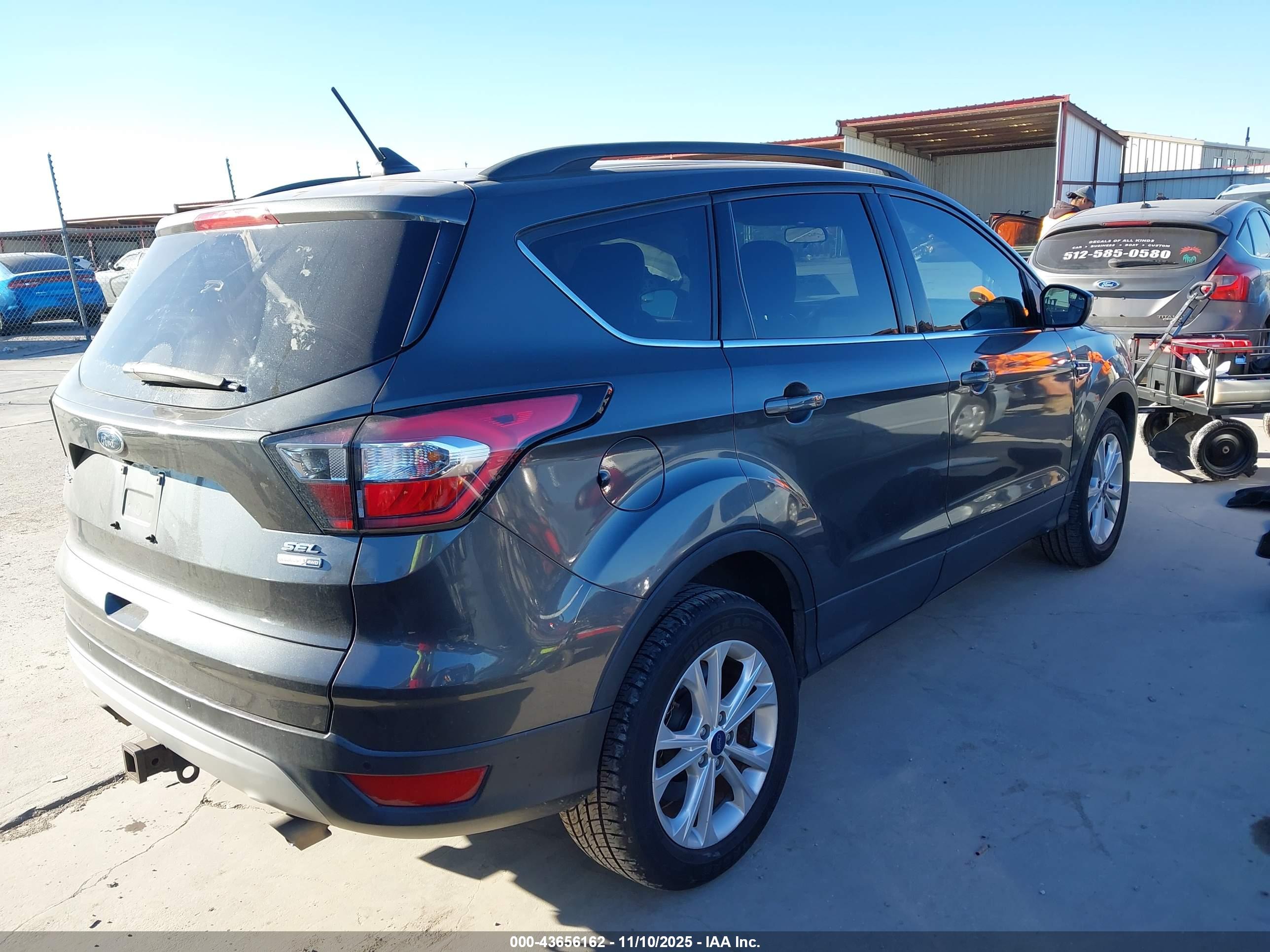 FORD ESCAPE image 4