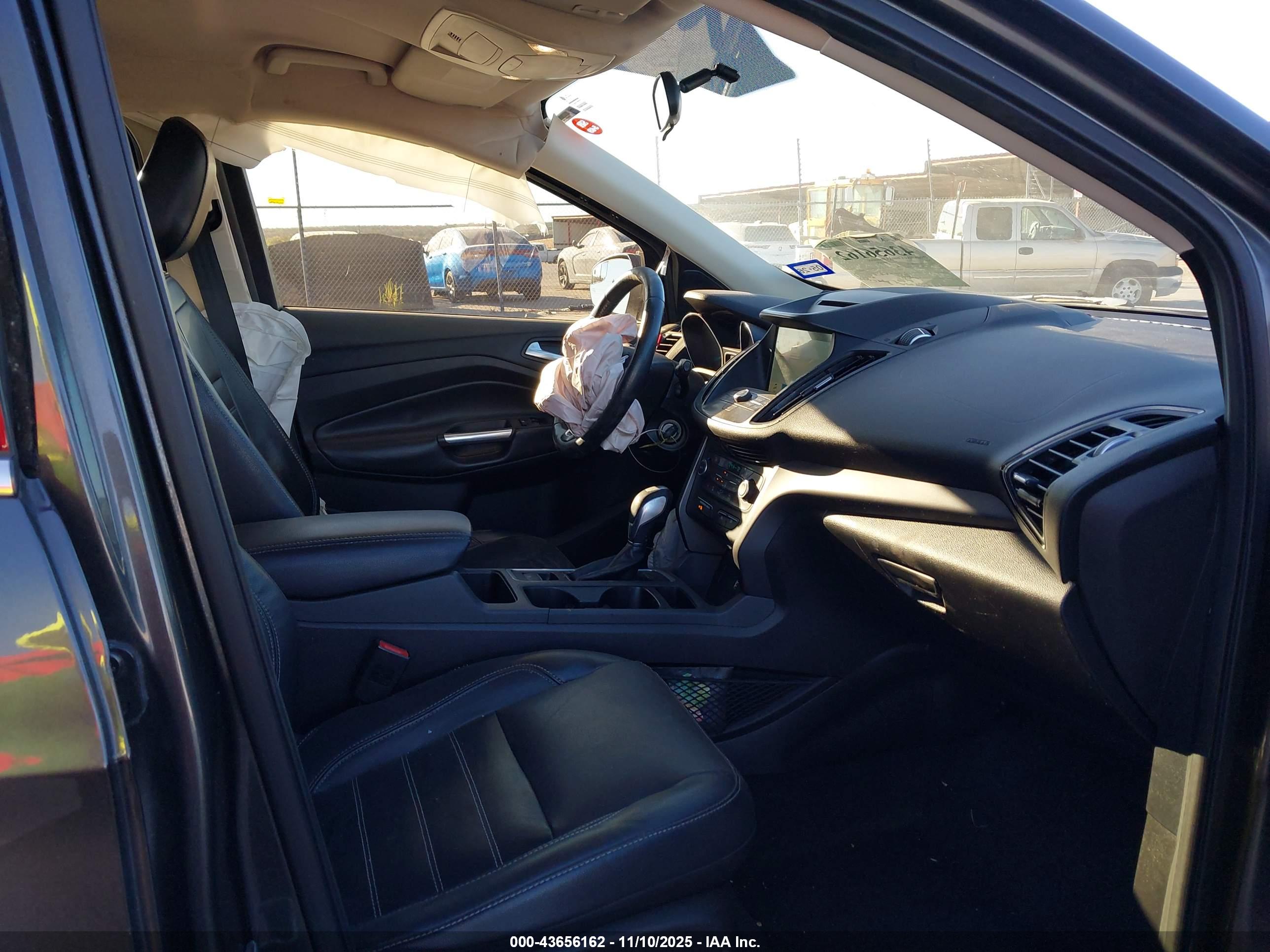 FORD ESCAPE image 5