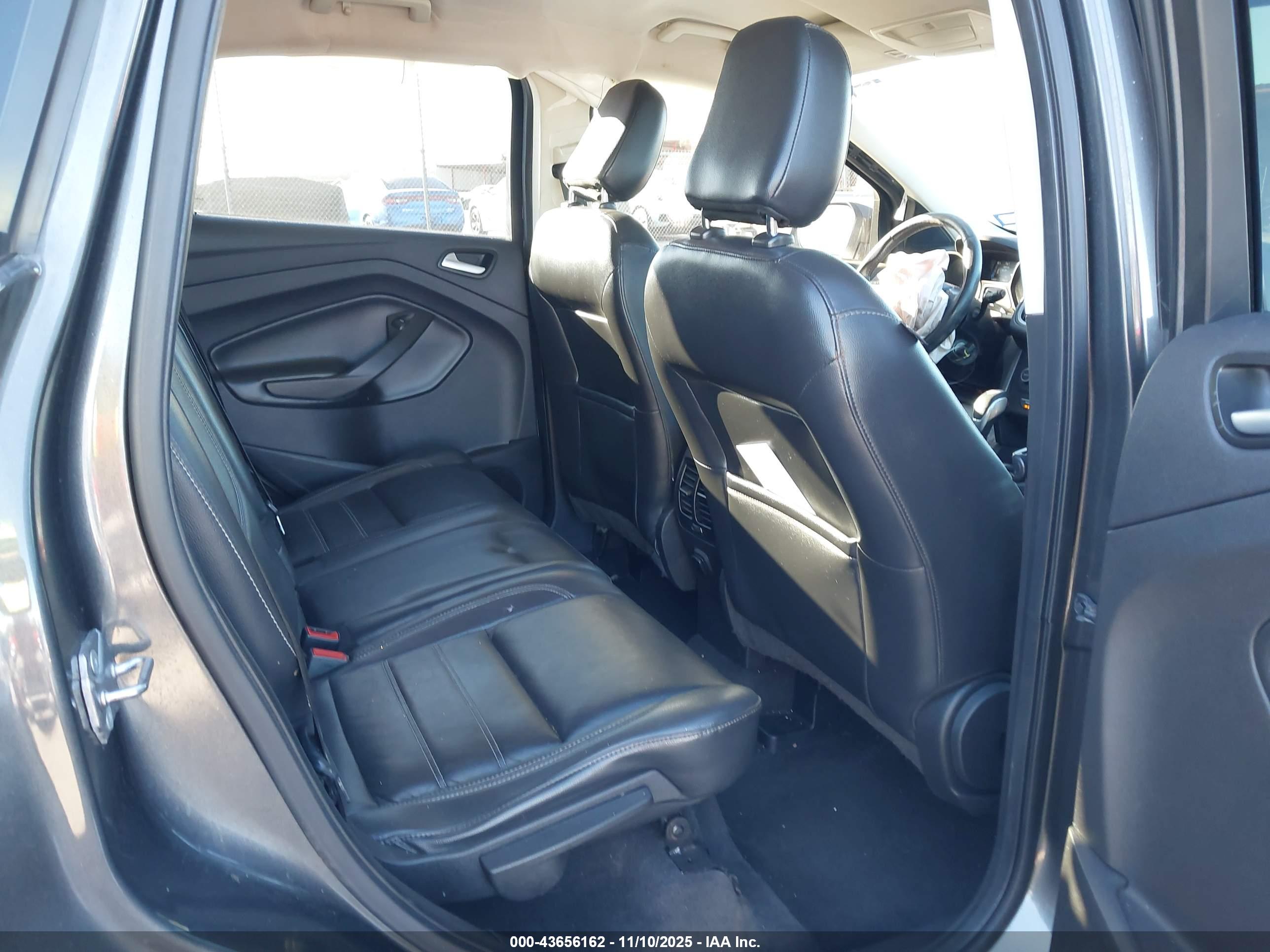 FORD ESCAPE image 8