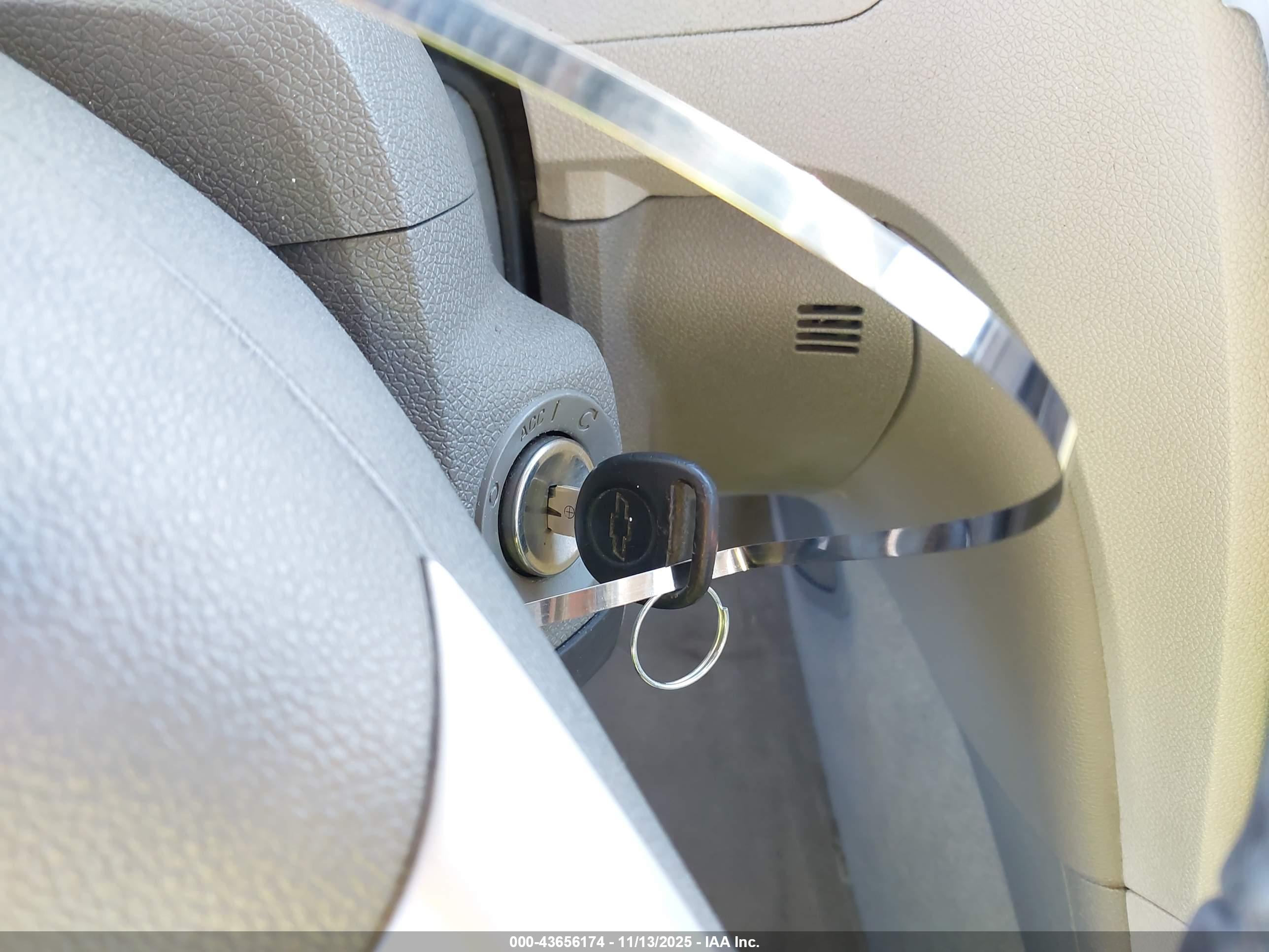 CHEVROLET TRAVERSE image 11