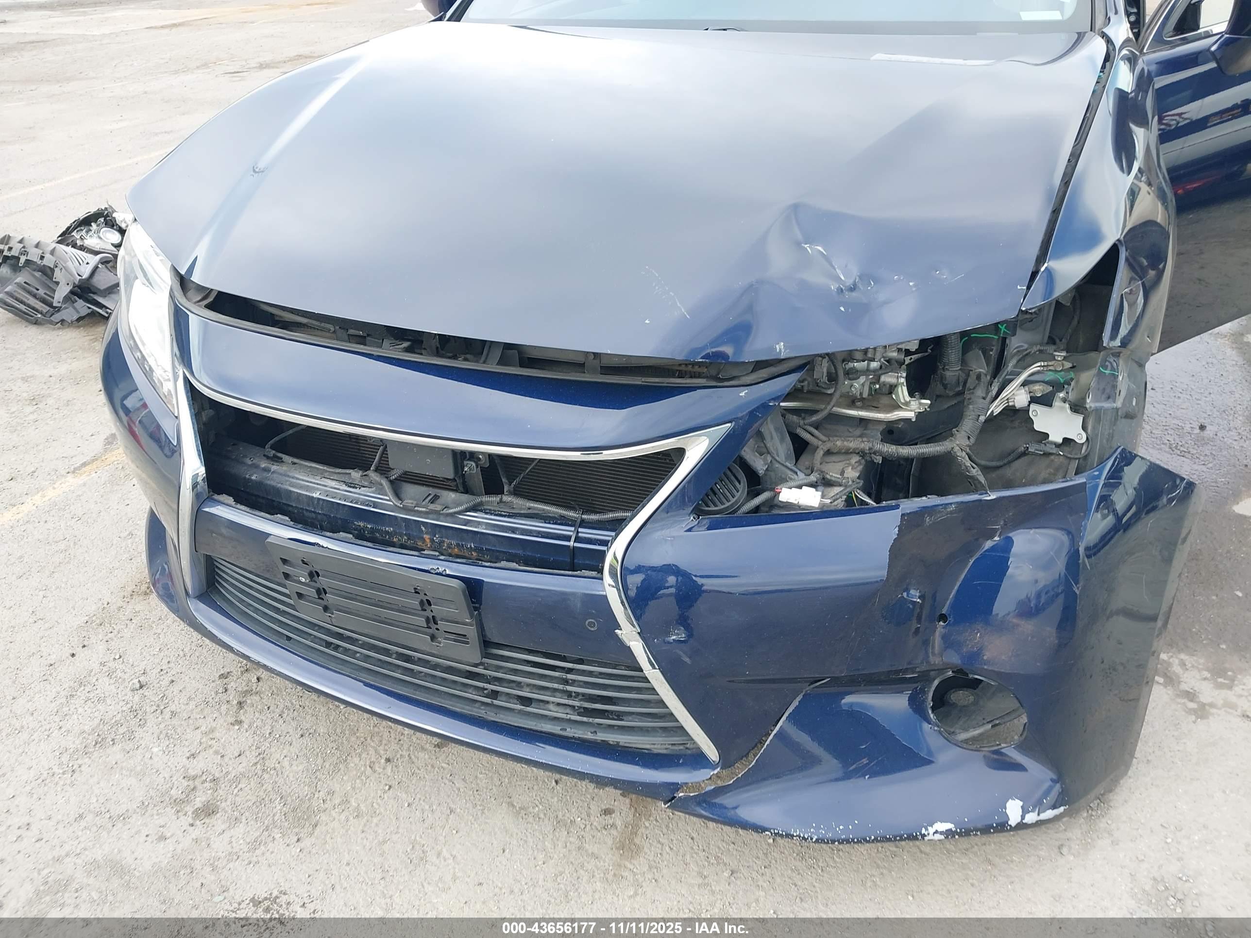 LEXUS ES image 6