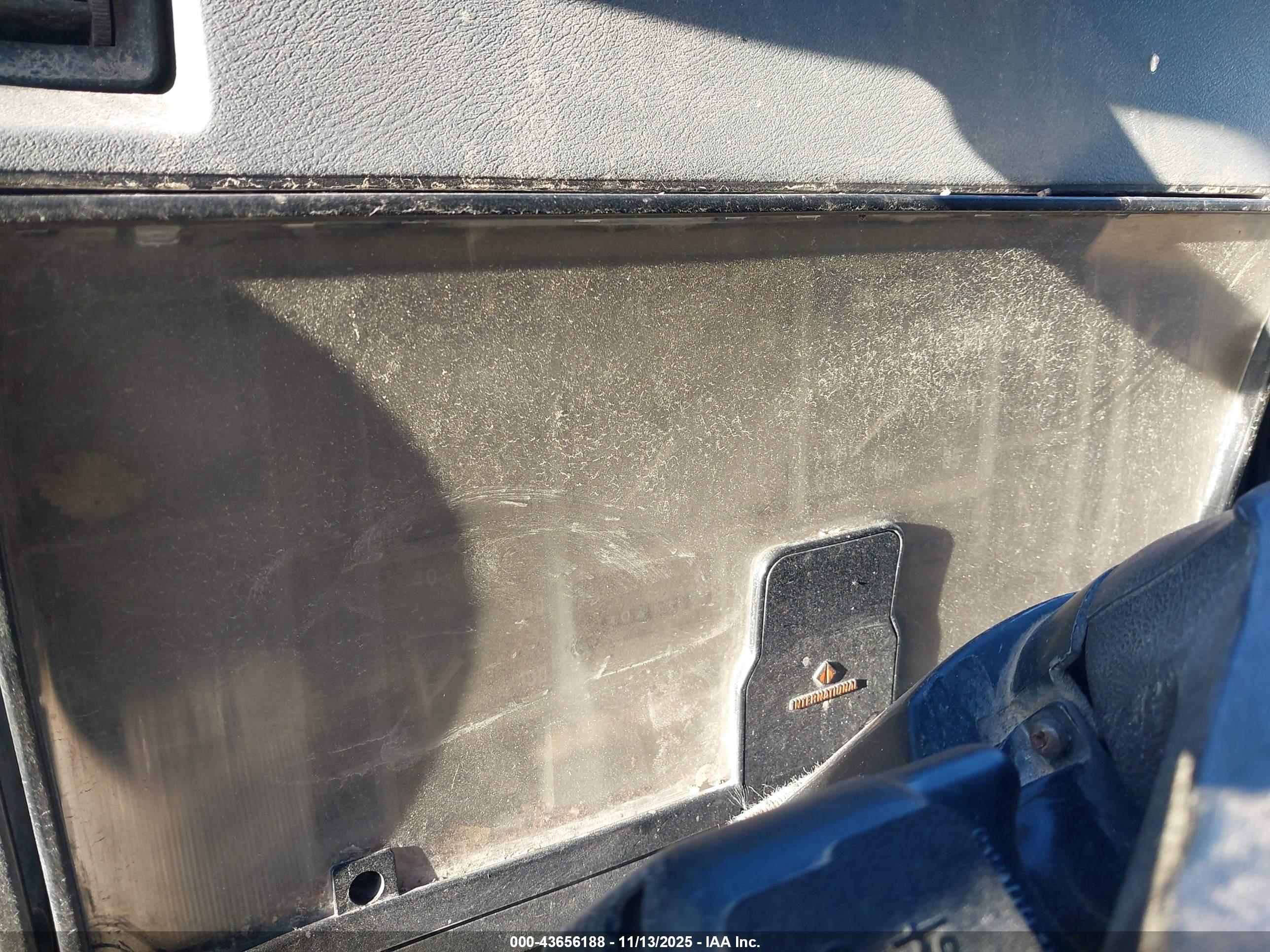INTERNATIONAL 8000 image 6