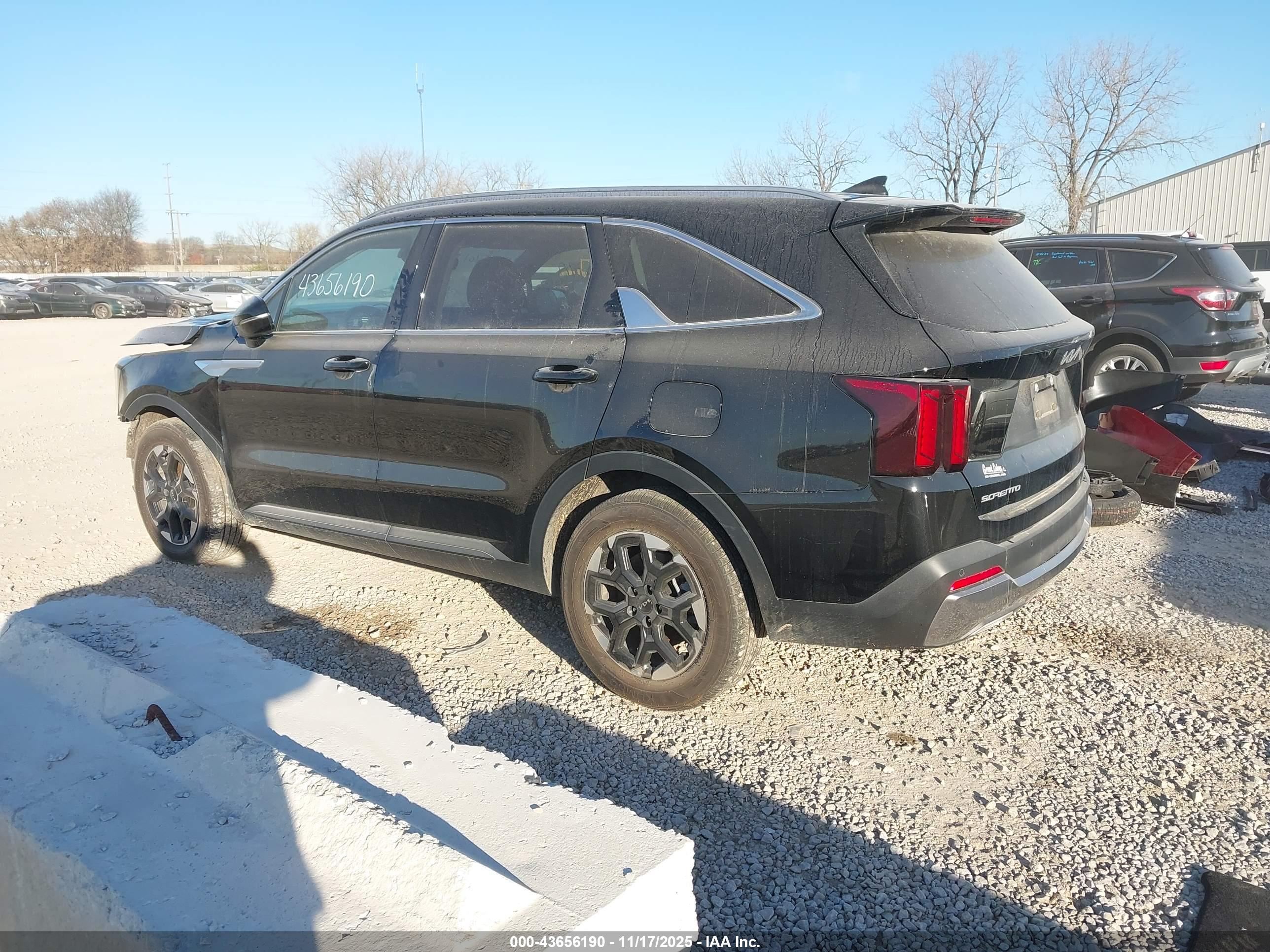 KIA SORENTO image 3