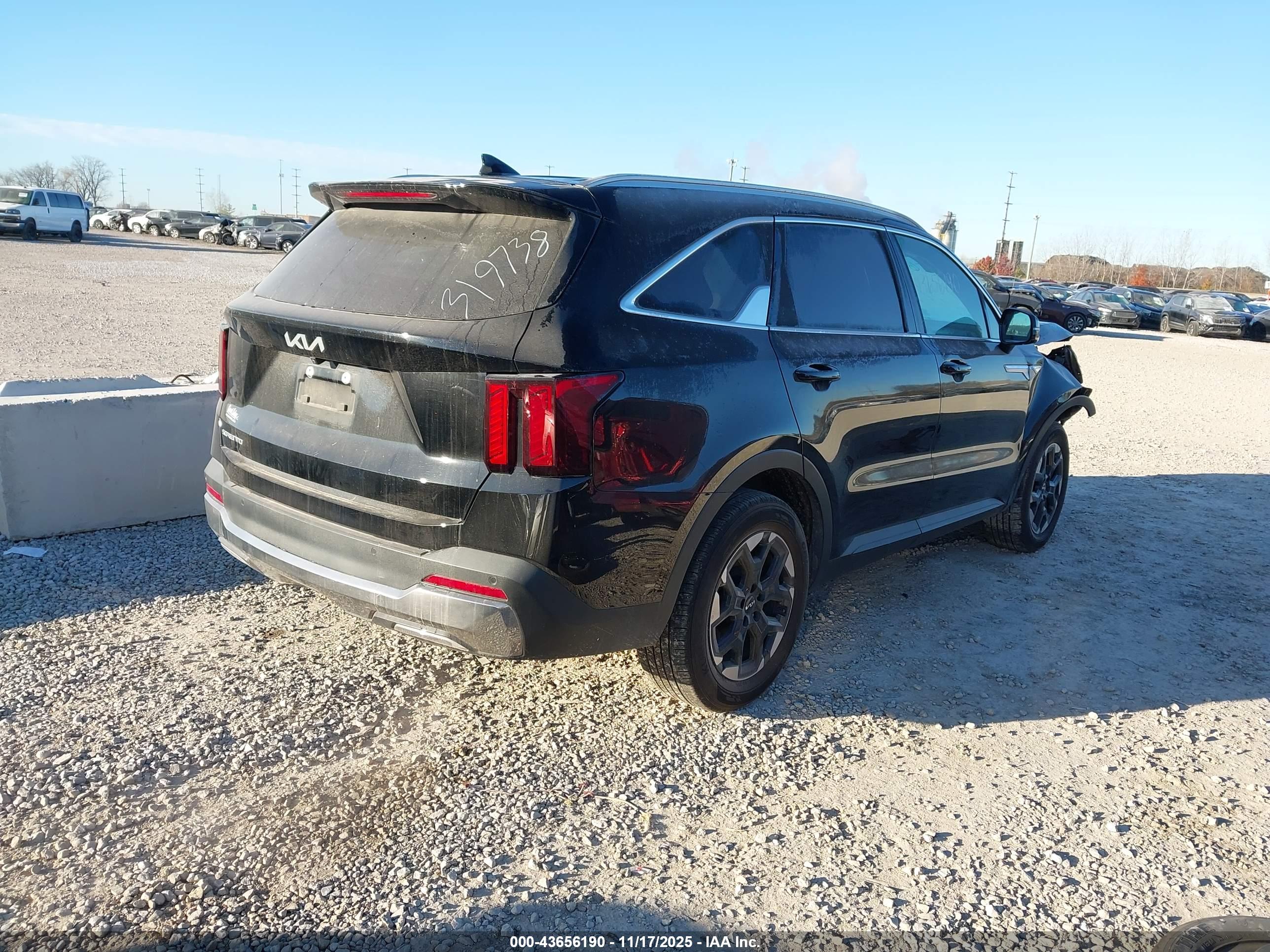 KIA SORENTO image 4