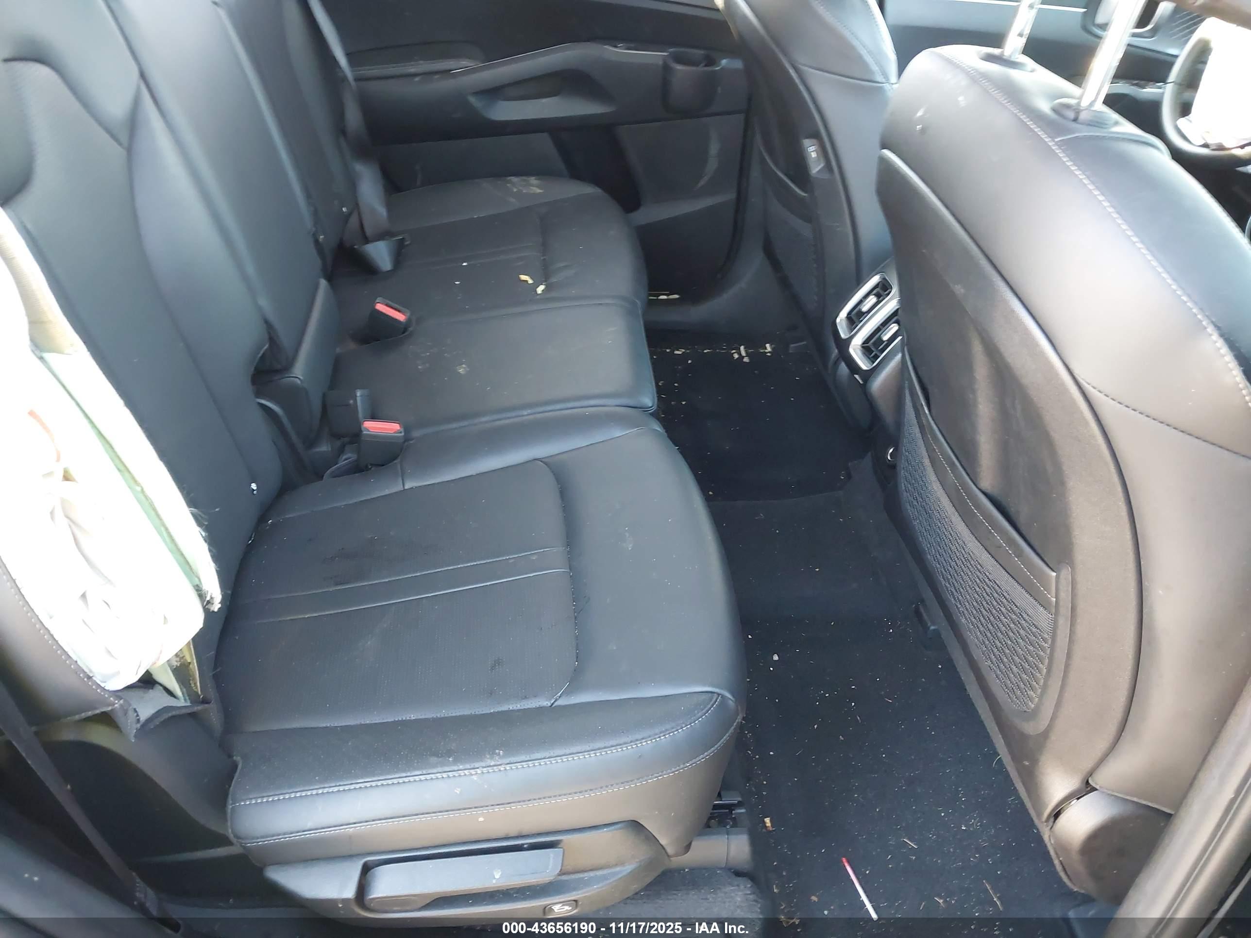 KIA SORENTO image 8