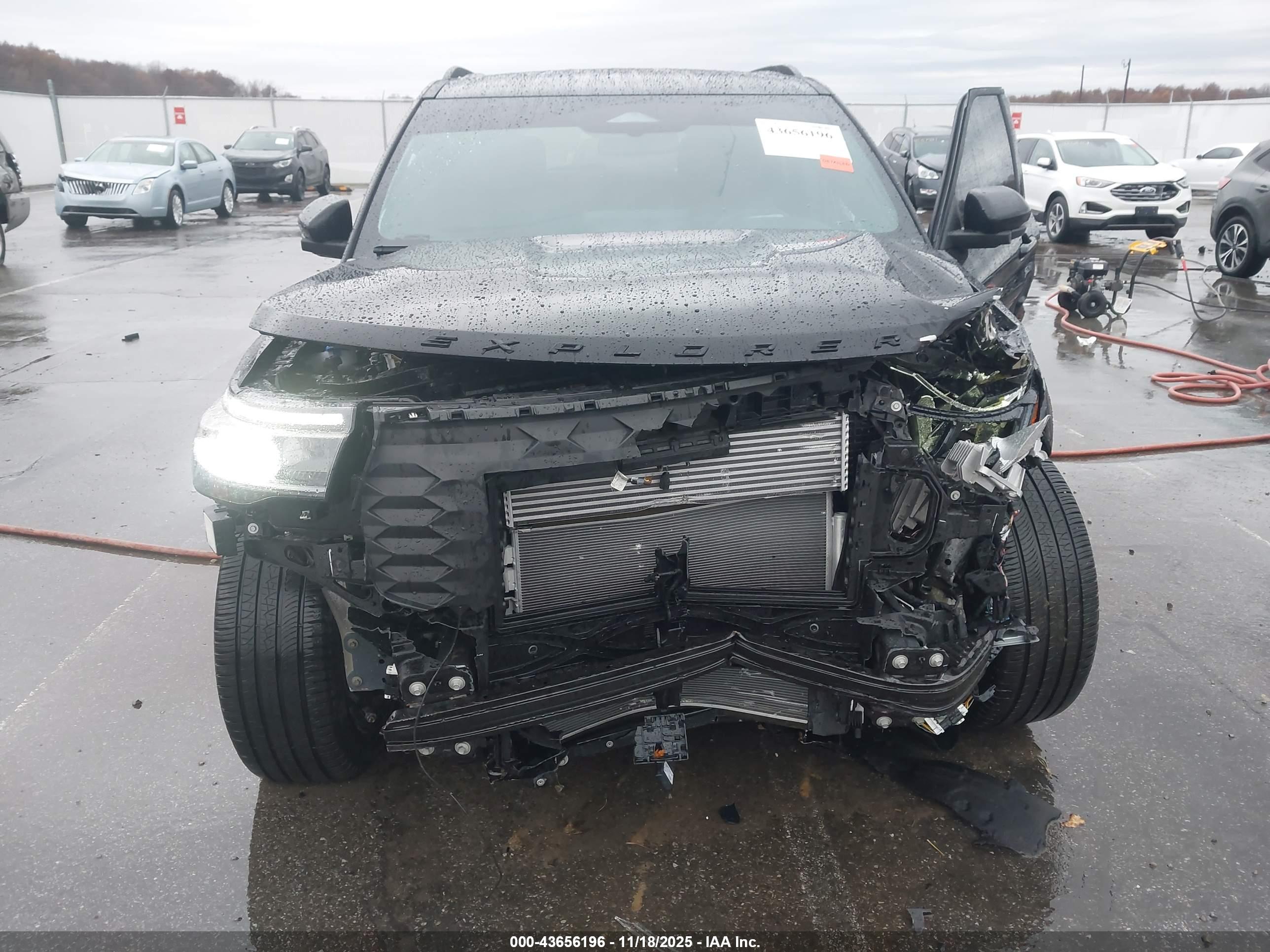 FORD EXPLORER image 6