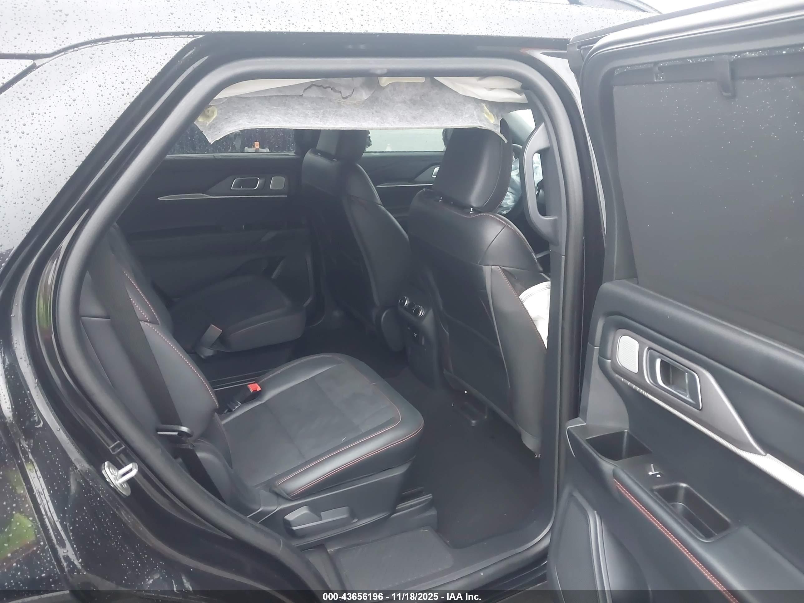 FORD EXPLORER image 8