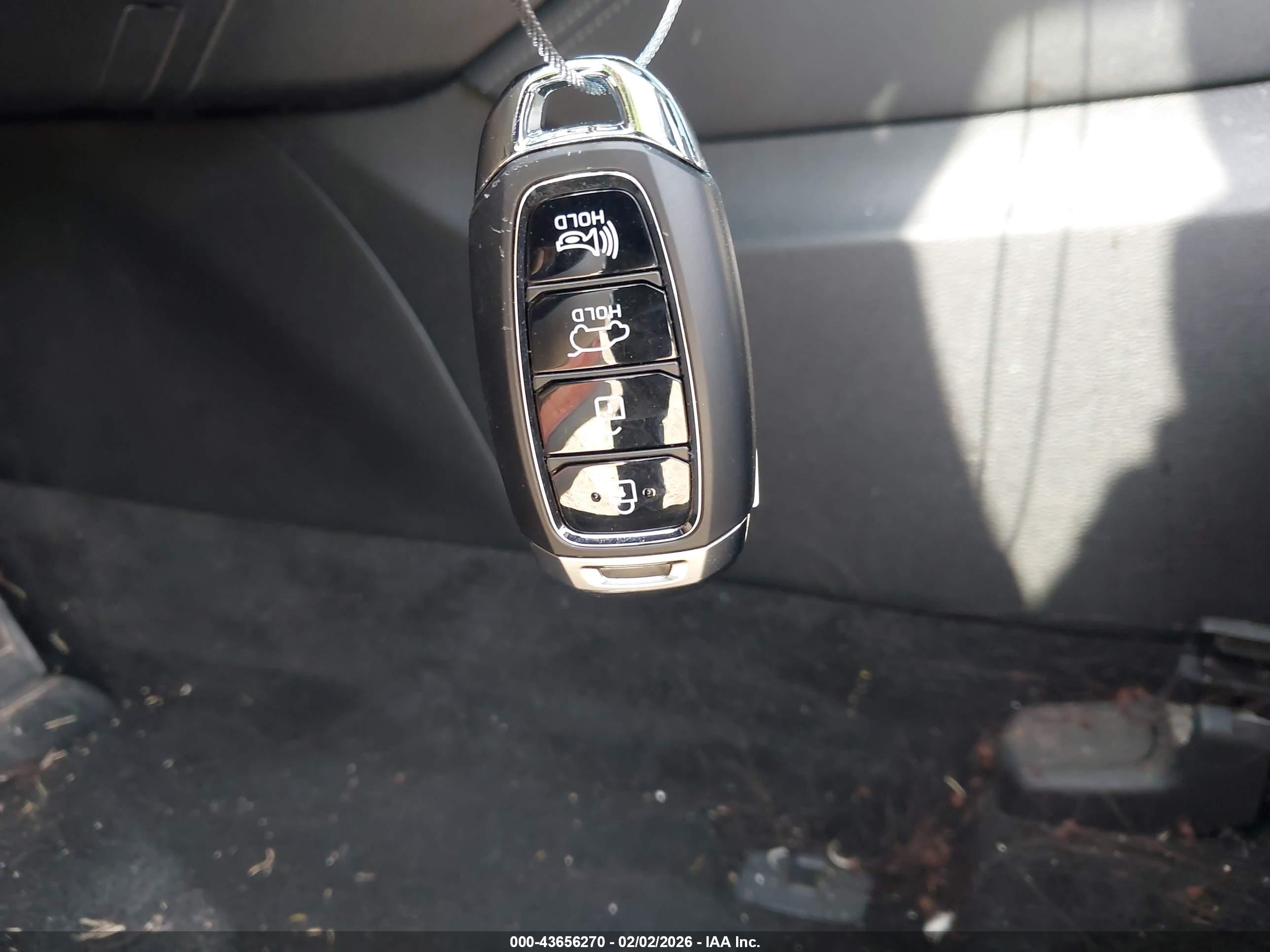 HYUNDAI SANTA image 11