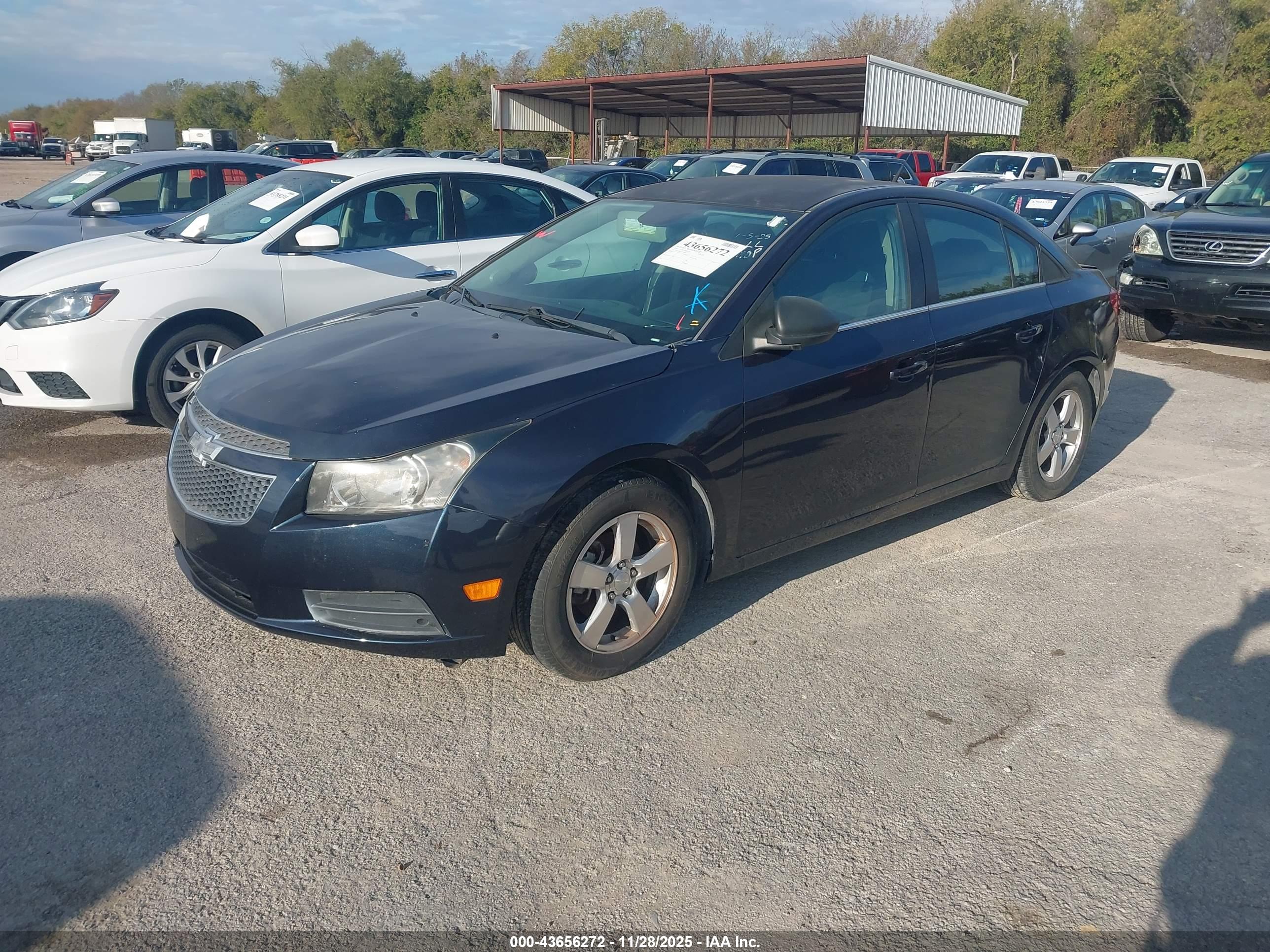 CHEVROLET CRUZE image 2