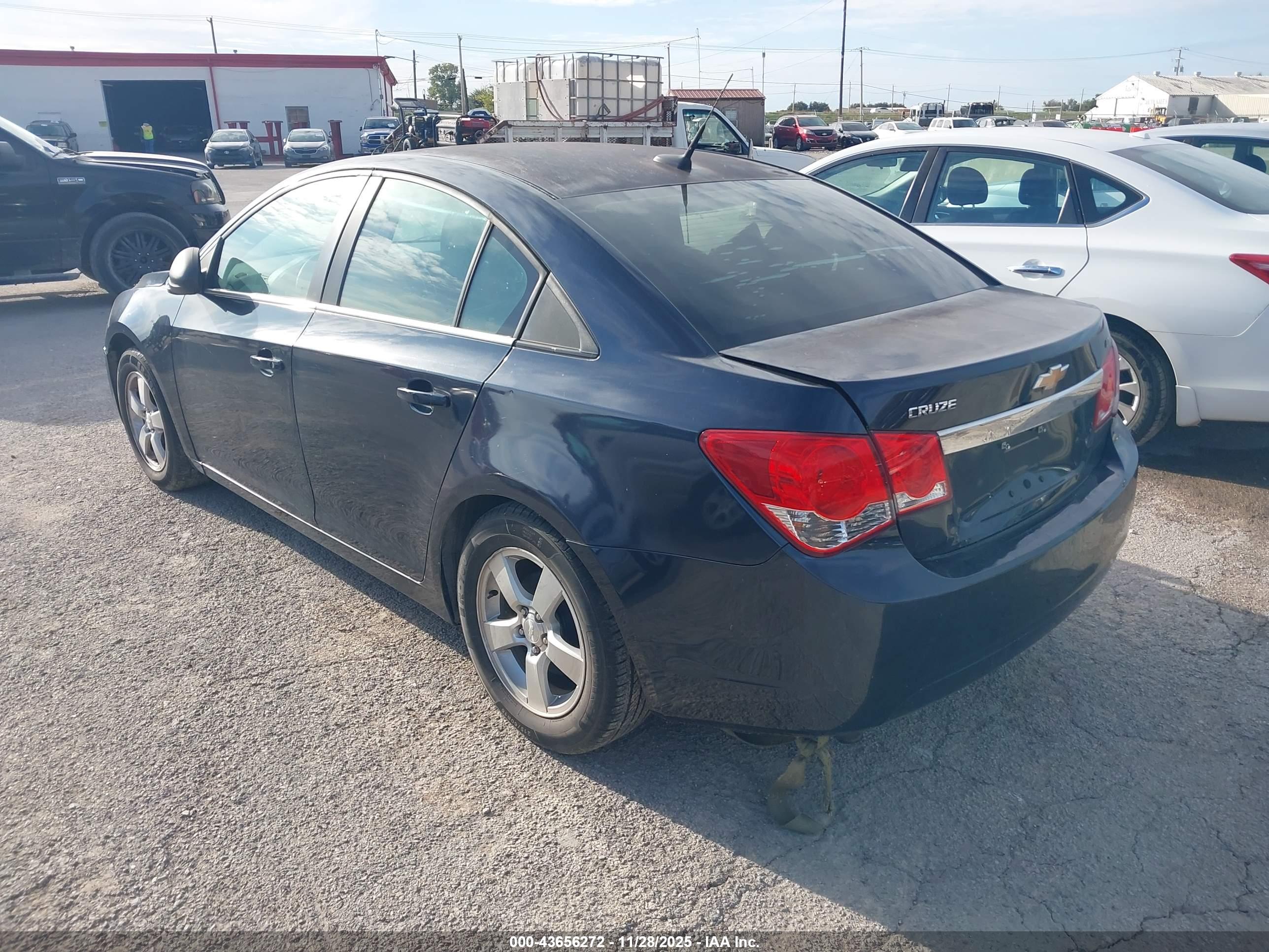 CHEVROLET CRUZE image 3