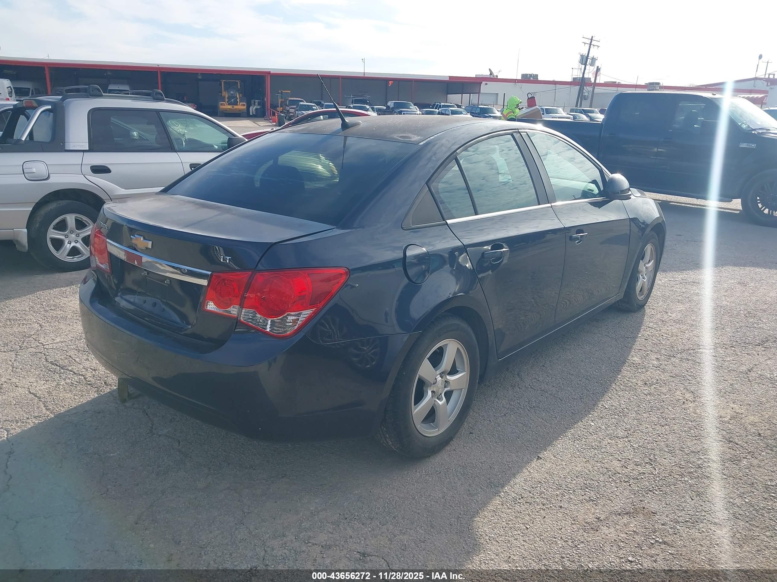 CHEVROLET CRUZE image 4