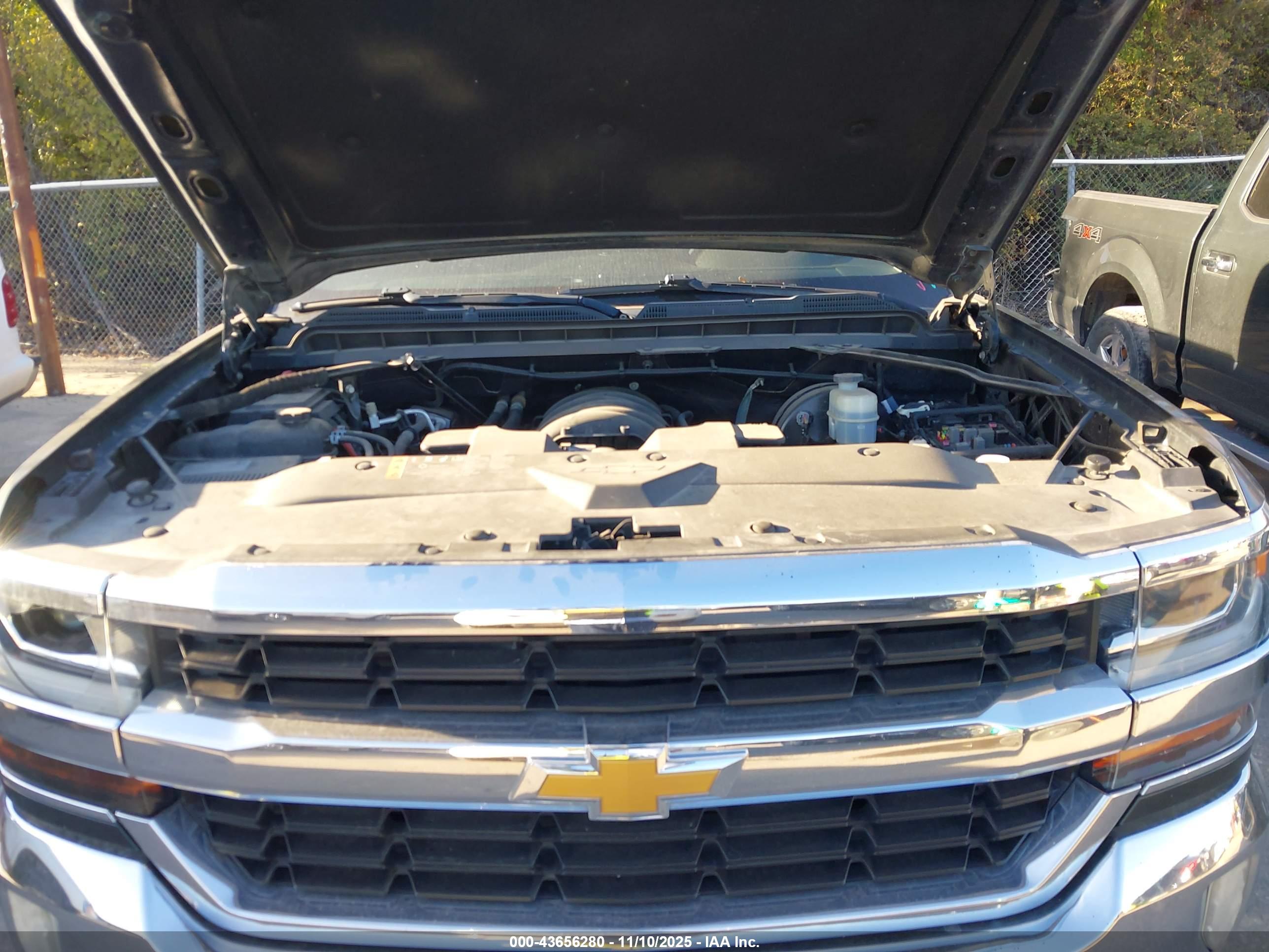 CHEVROLET SILVERADO image 10