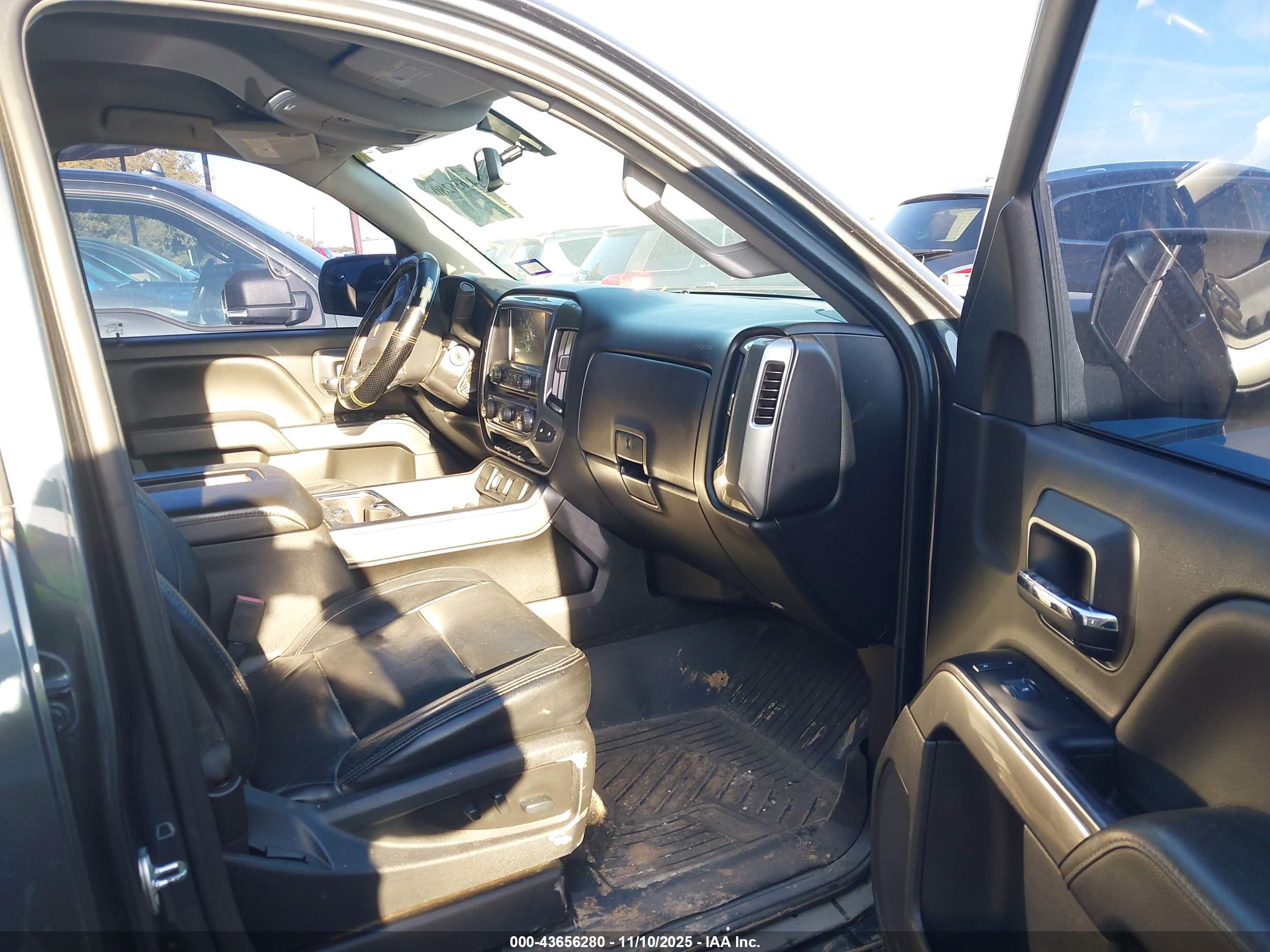 CHEVROLET SILVERADO image 5