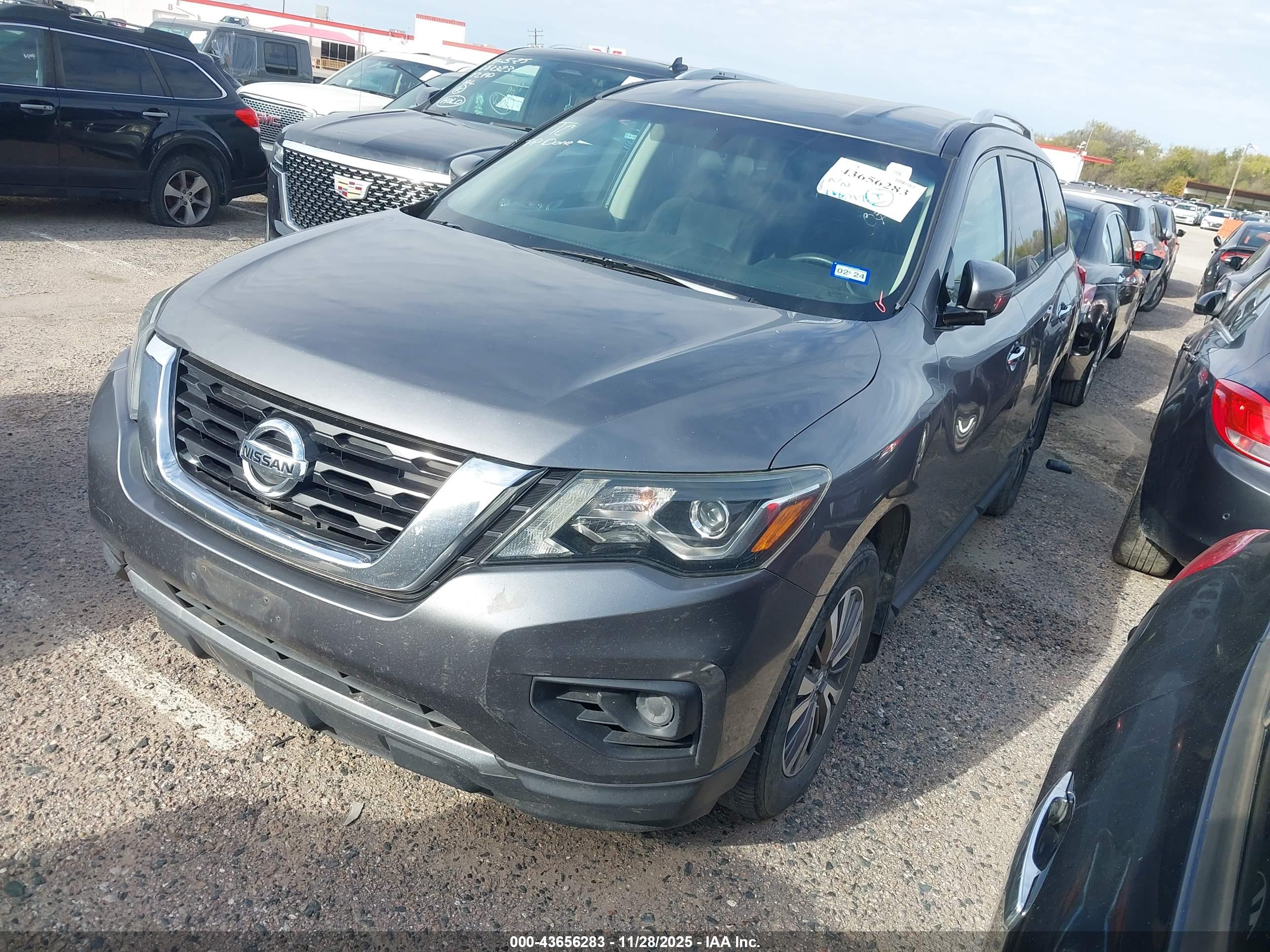 NISSAN PATHFINDER image 2