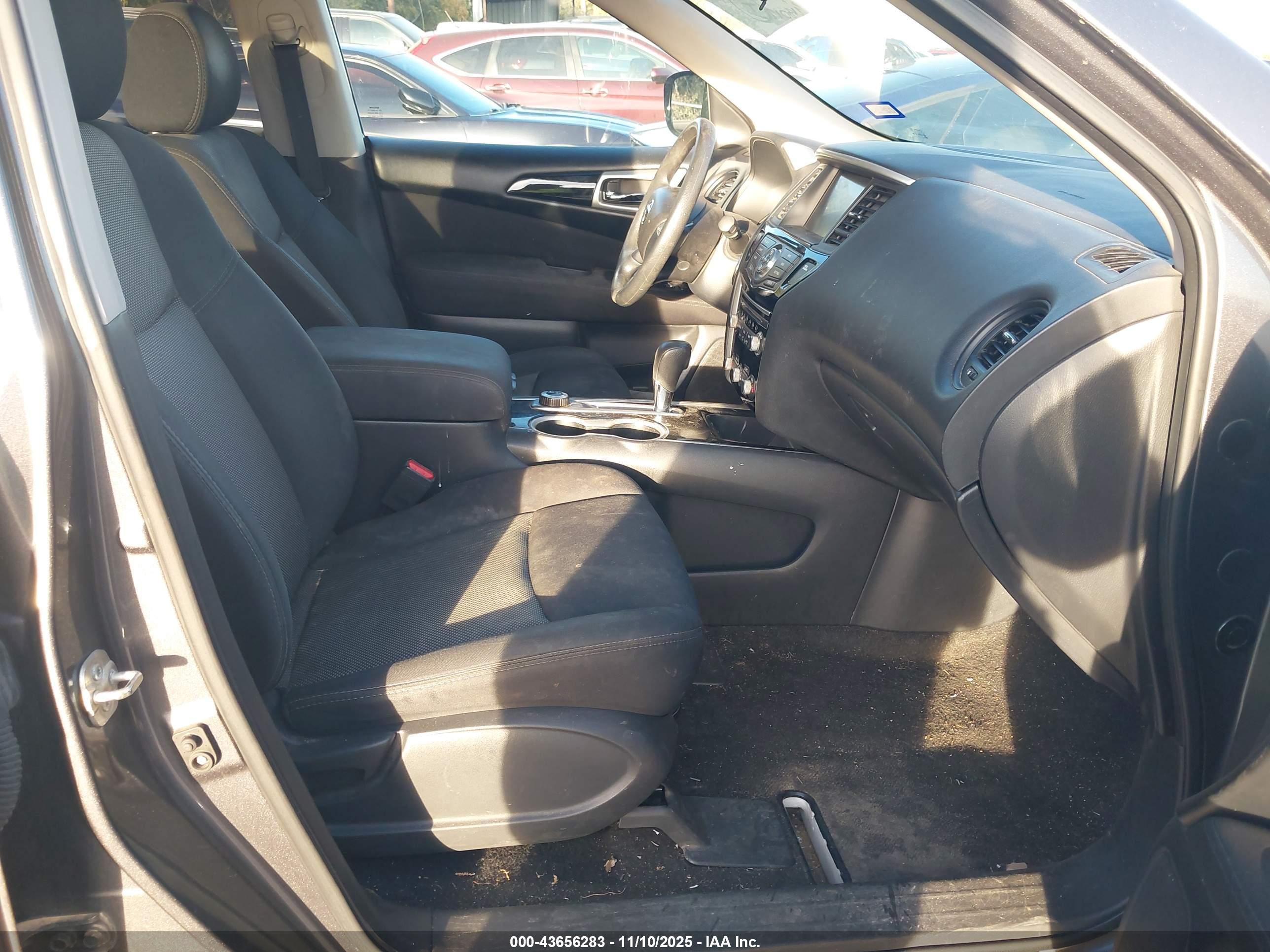NISSAN PATHFINDER image 5